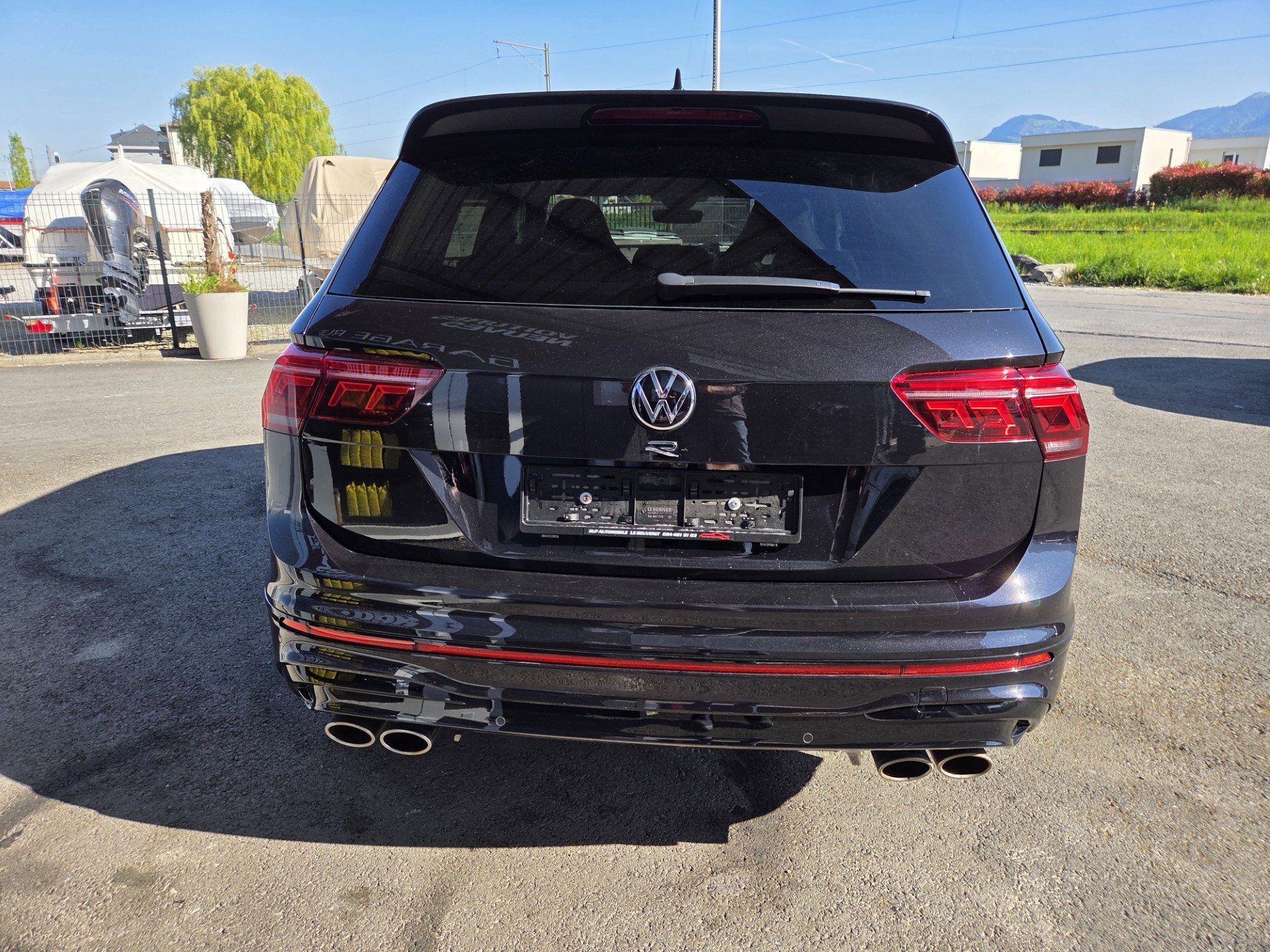 VW Tiguan 2.0TSI R 4Motion DSG-image-4