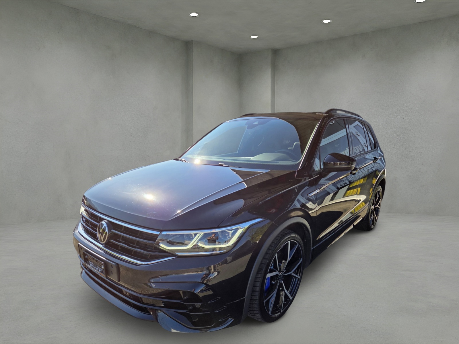 VW Tiguan 2.0TSI R 4Motion DSG-image-8