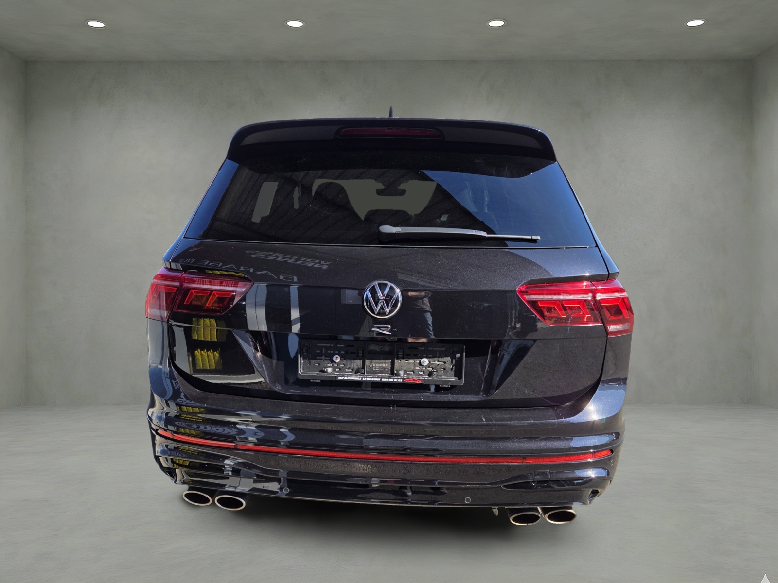 VW Tiguan 2.0TSI R 4Motion DSG-image-4