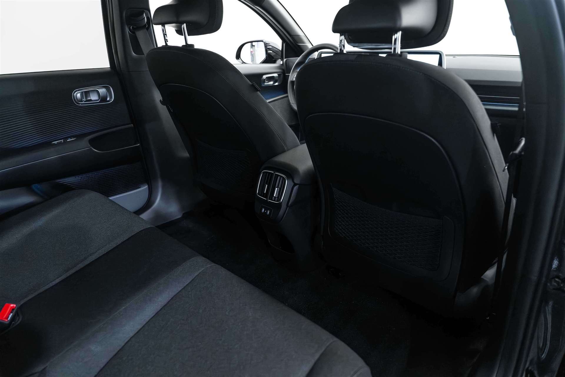 HYUNDAI Ioniq 6 77kWh Plus Line 325PS 4WD Automat-image-13