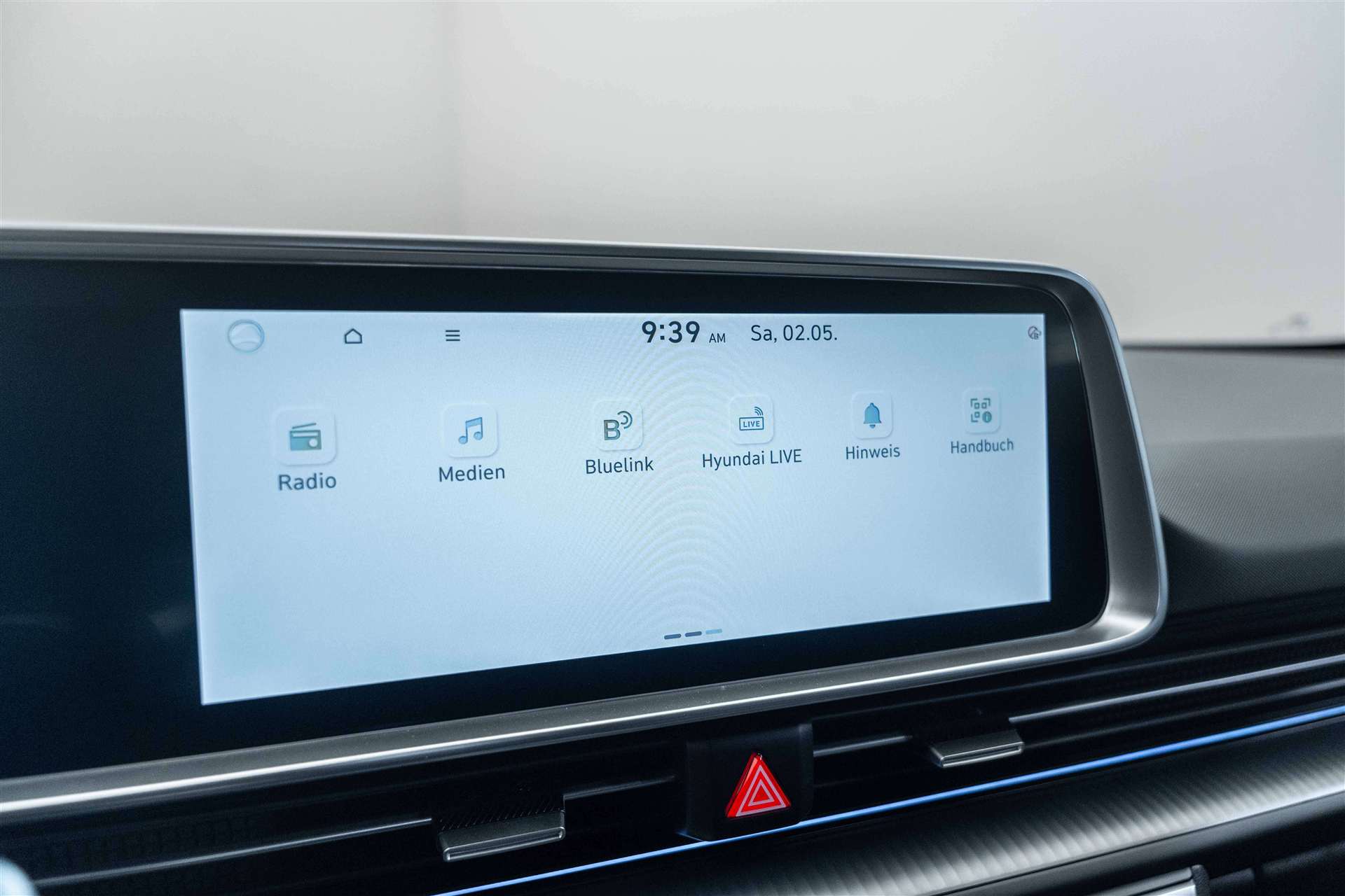 HYUNDAI Ioniq 6 77kWh Plus Line 325PS 4WD Automat-image-23