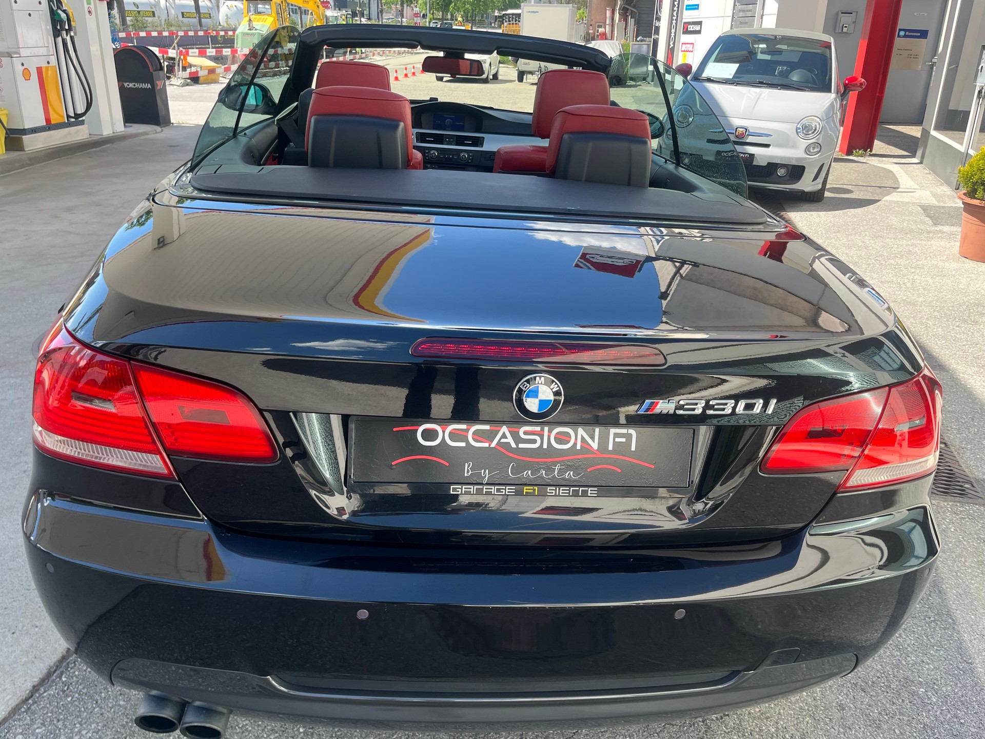 BMW 330i Cabriolet-image-6