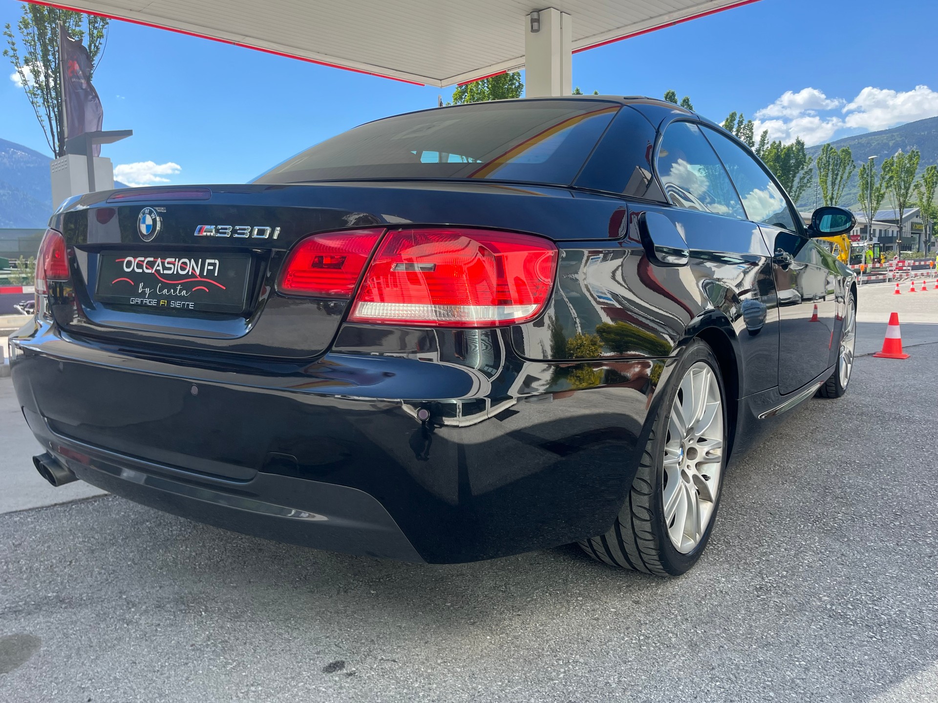 BMW 330i Cabriolet-image-4