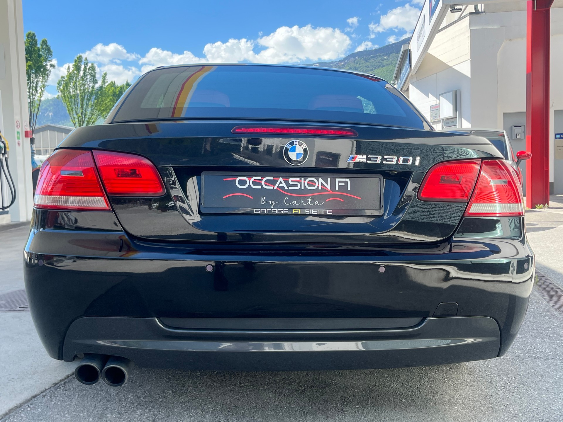 BMW 330i Cabriolet-image-3