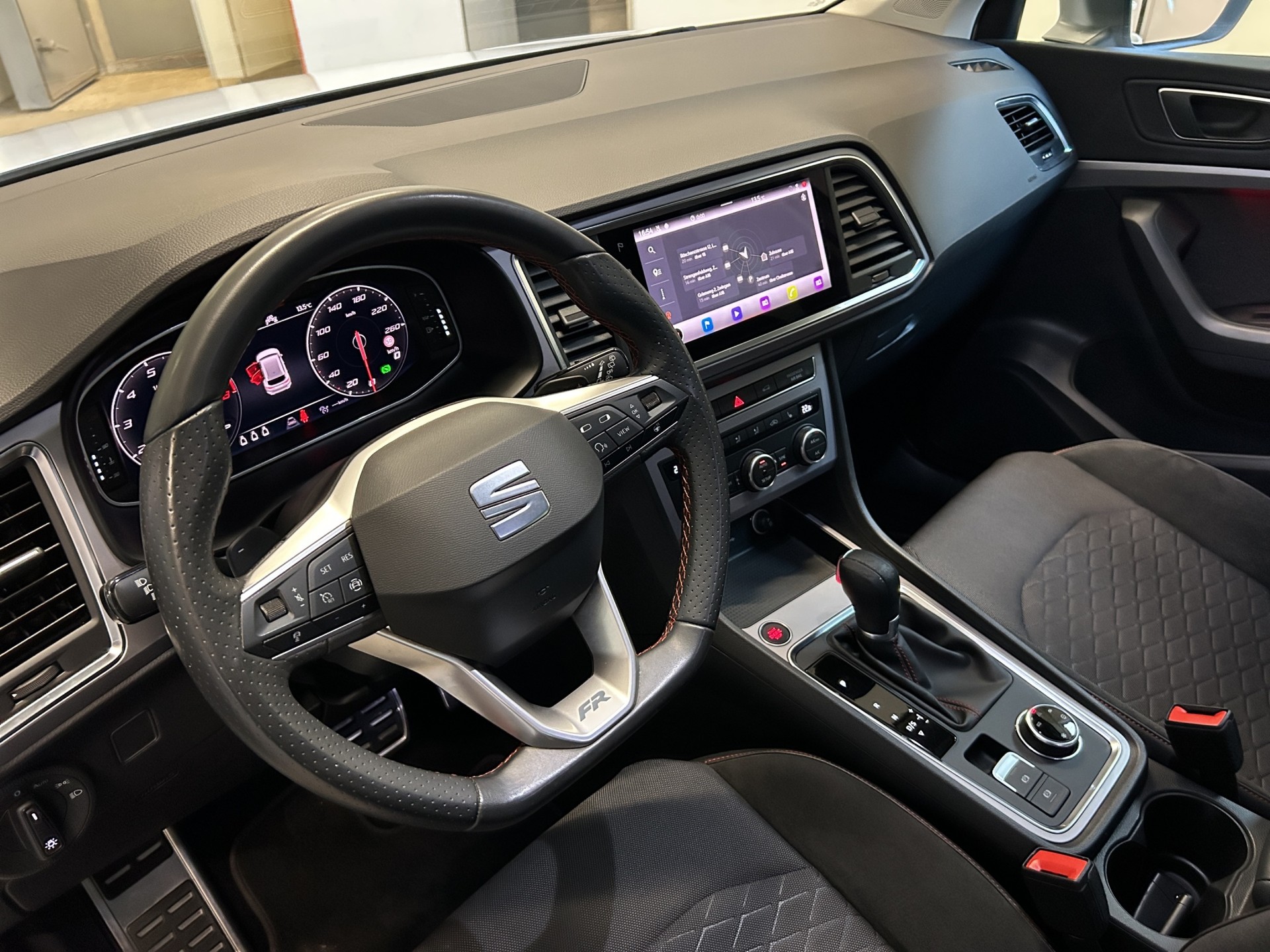 SEAT Ateca 2.0 TSI Hola FR 4Drive DSG-image-13
