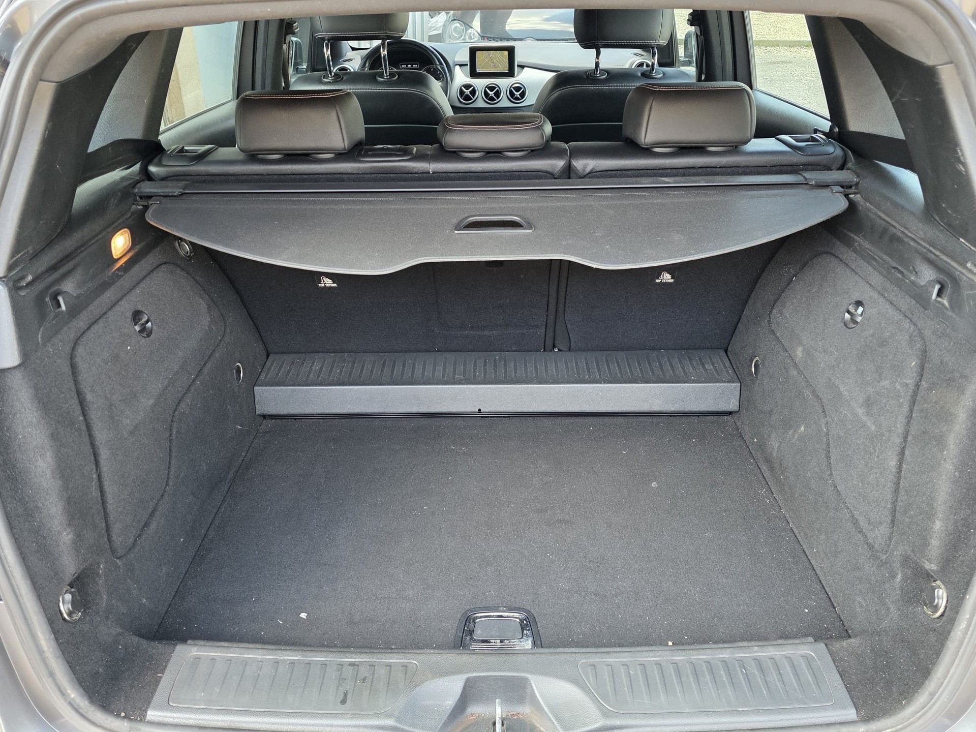 MERCEDES-BENZ B 180-image-4