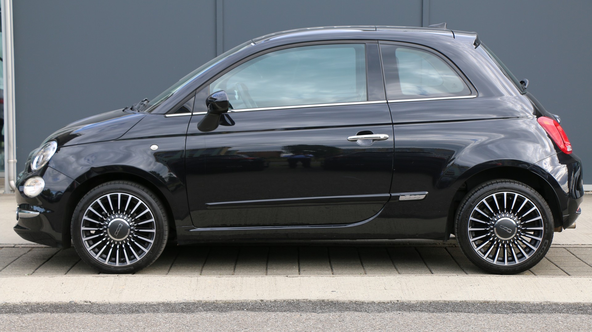FIAT 500 1.2 Lounge-image-2