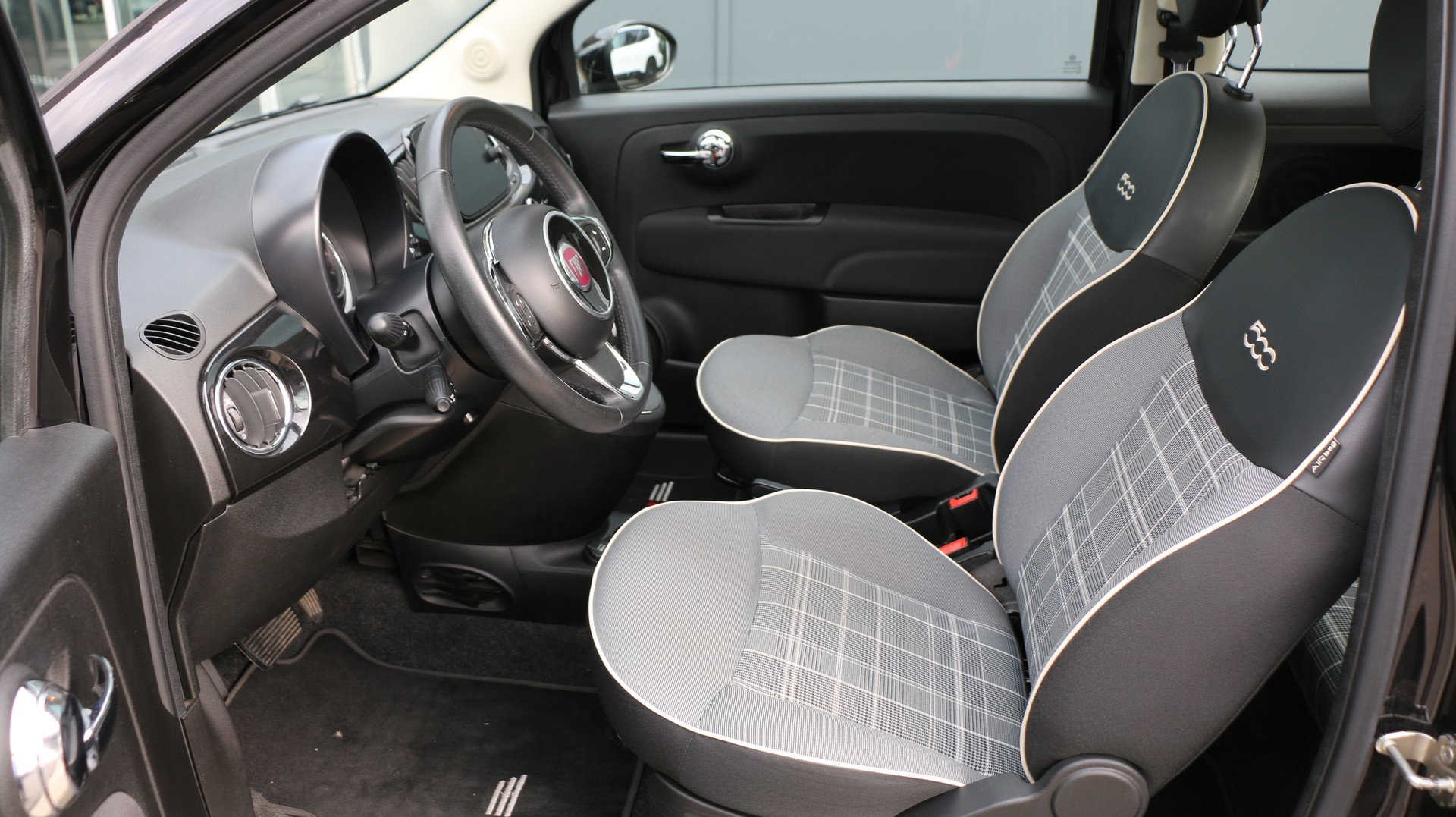 FIAT 500 1.2 Lounge-image-8