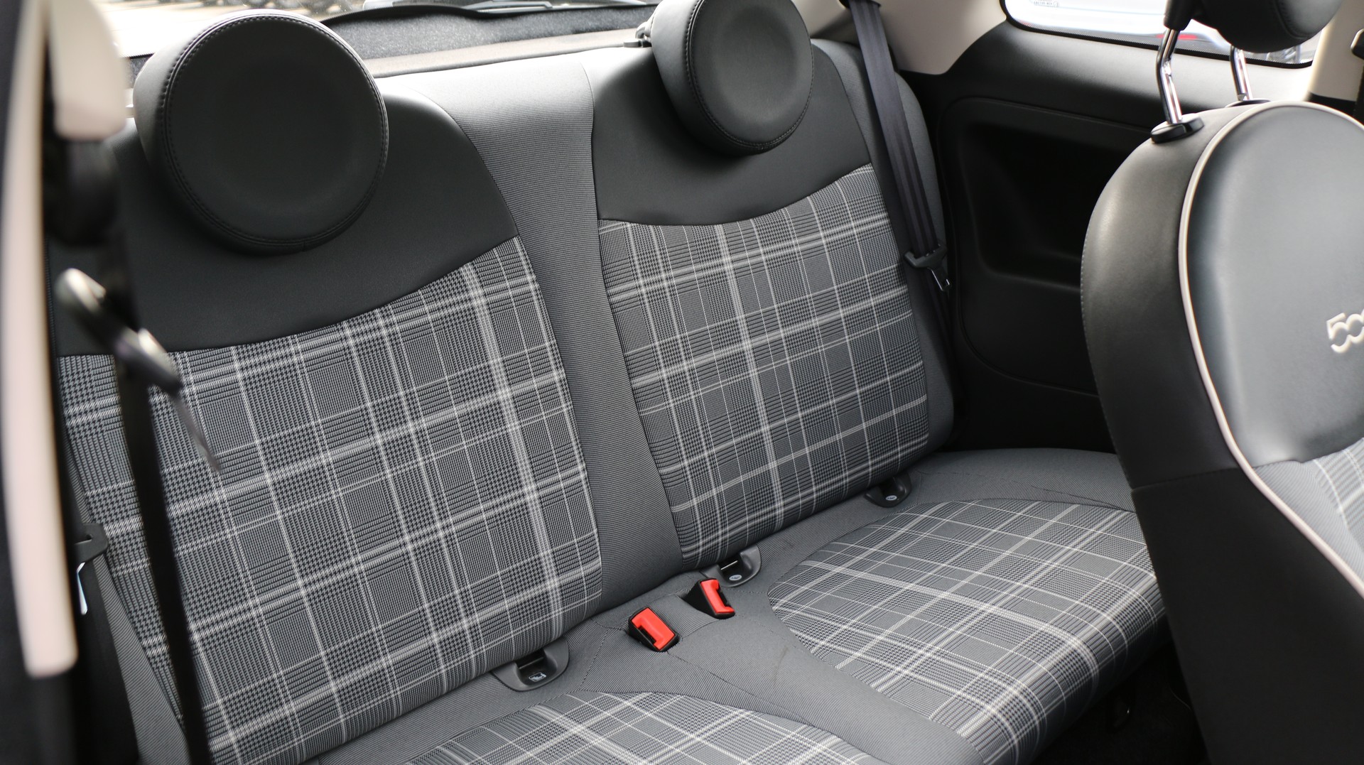 FIAT 500 1.2 Lounge-image-12