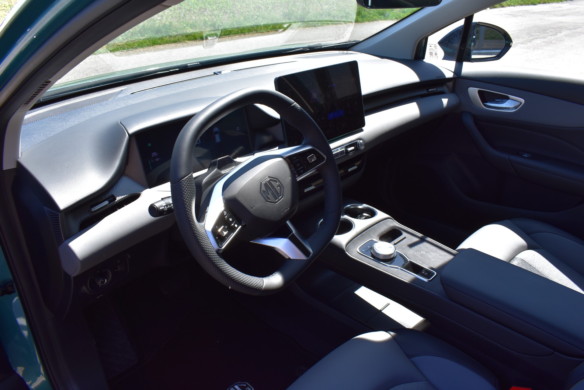 MG 4 EV 64kWh Premium-image-11