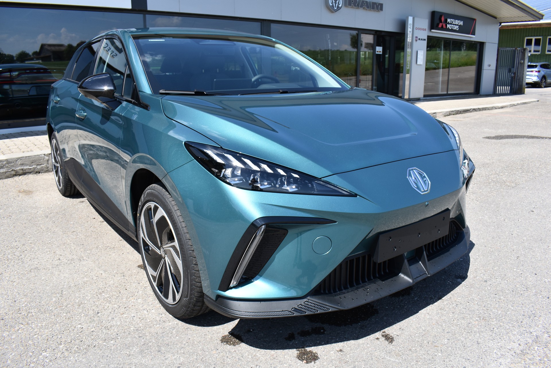 MG 4 EV 64kWh Premium-image-3