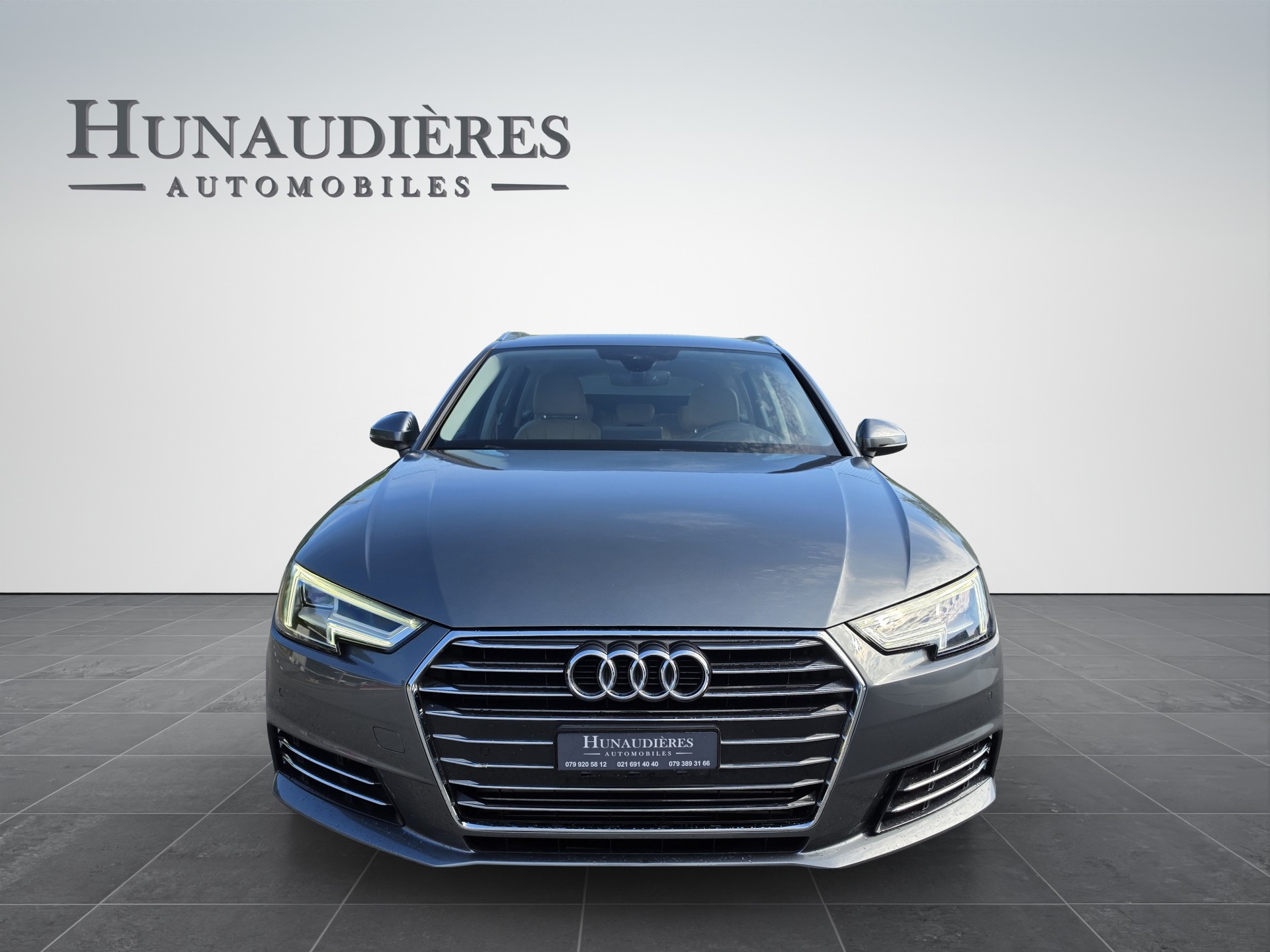 AUDI A4 Avant 2.0 TFSI Design S-tronic-image-11