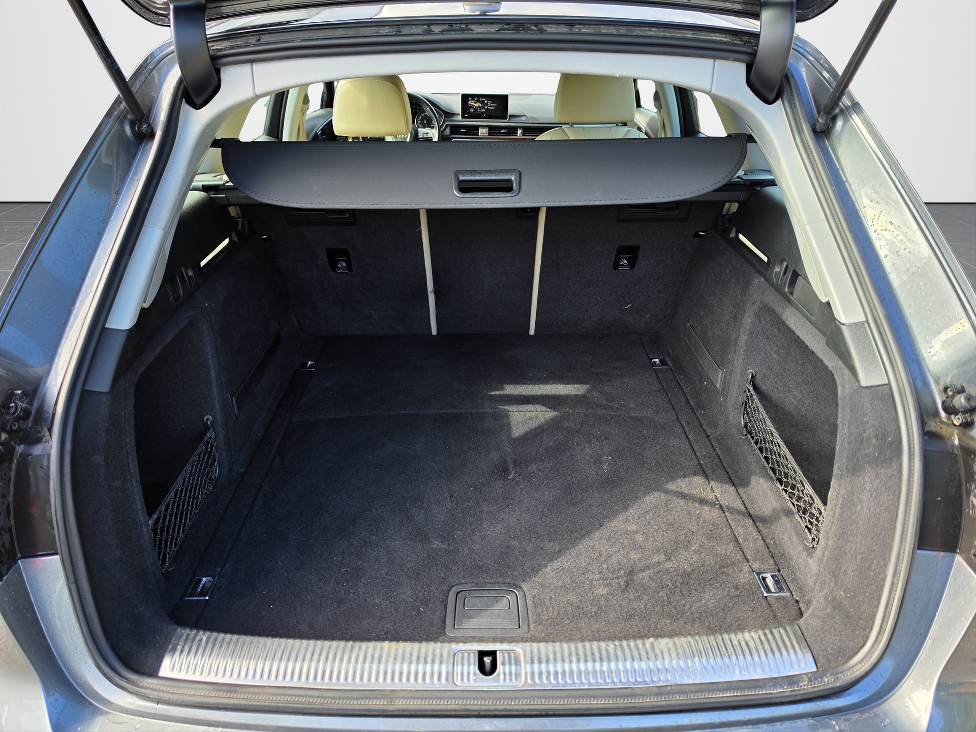 AUDI A4 Avant 2.0 TFSI Design S-tronic-image-9