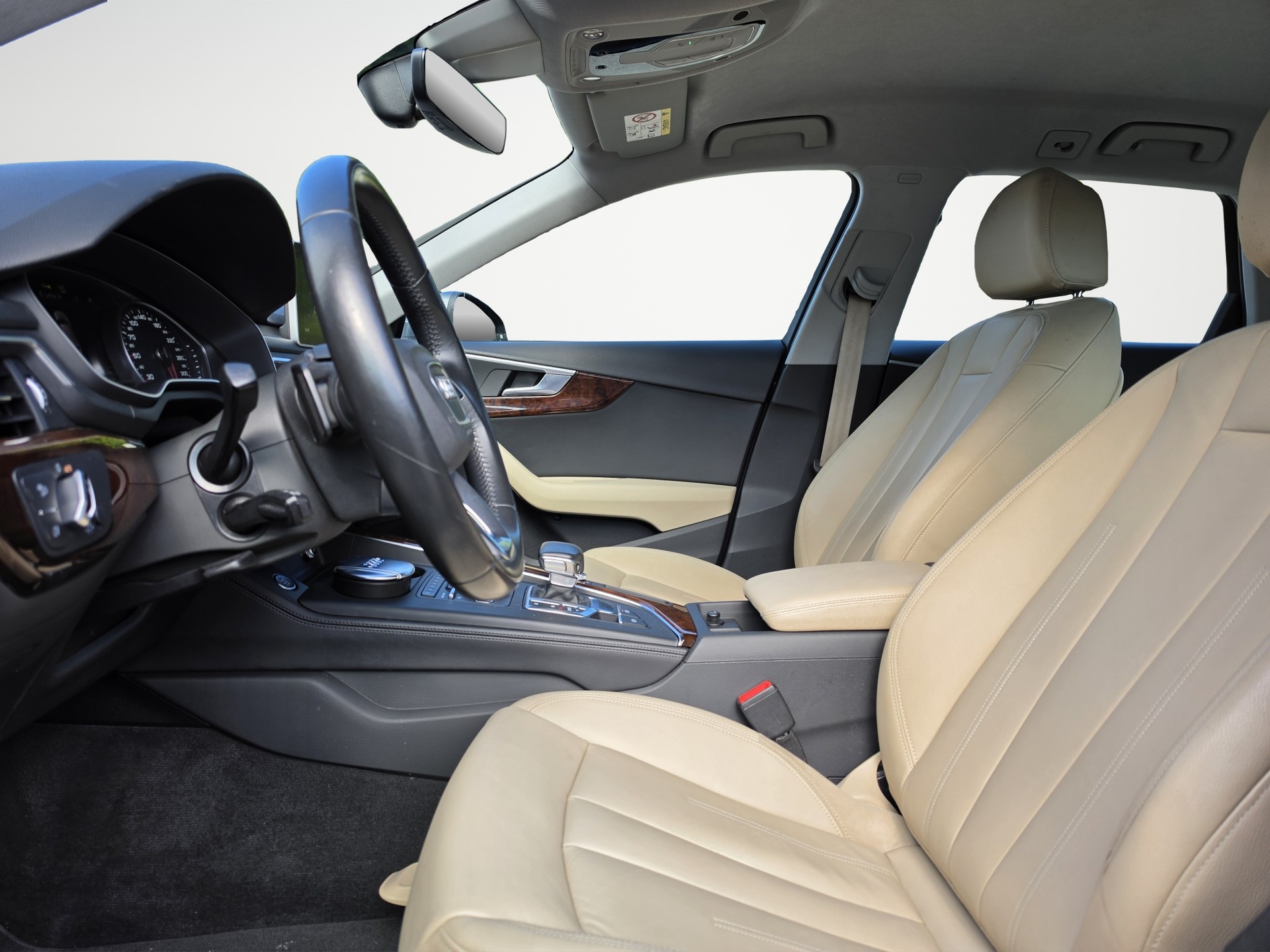 AUDI A4 Avant 2.0 TFSI Design S-tronic-image-7