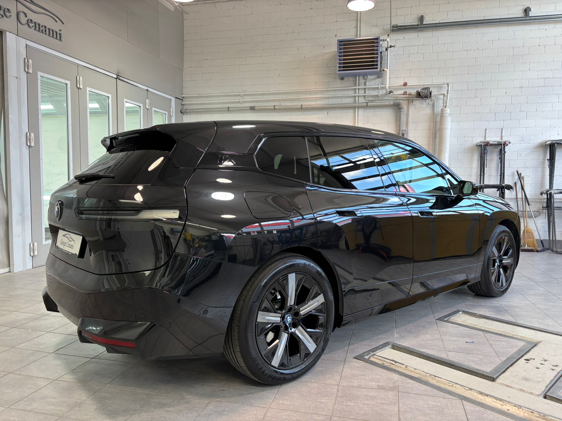 BMW iX xDrive50-image-5
