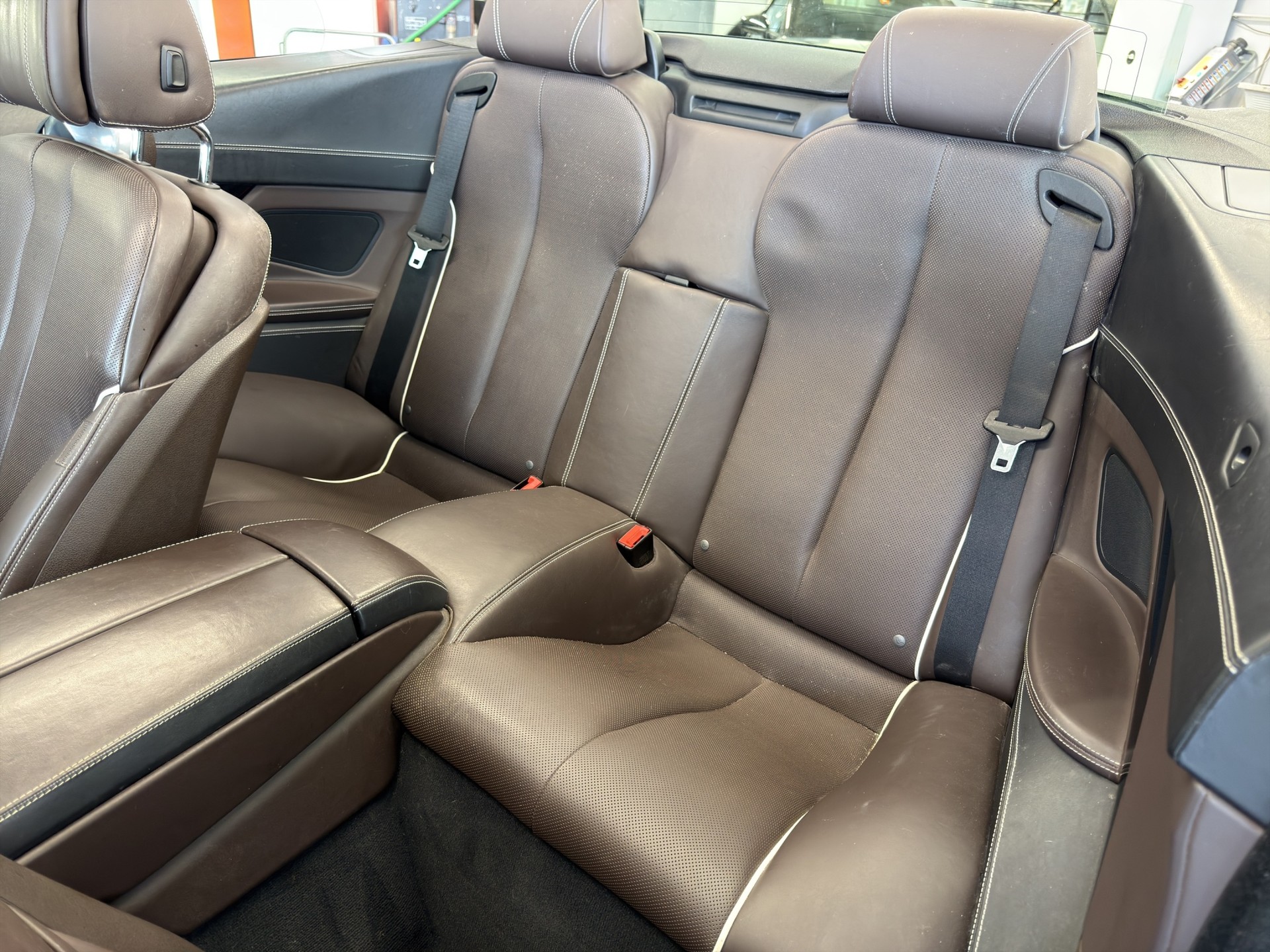 BMW 640i Cabrio xDrive Indivdual-image-11