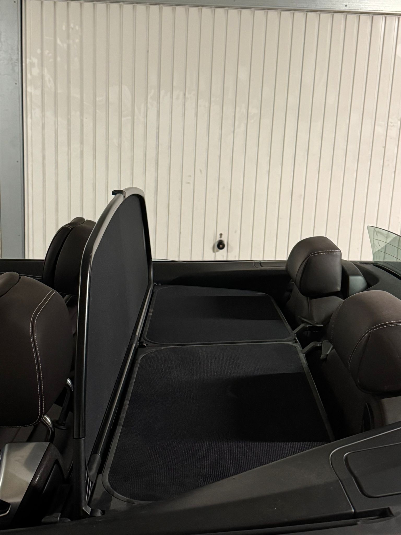 BMW 640i Cabrio xDrive Indivdual-image-14