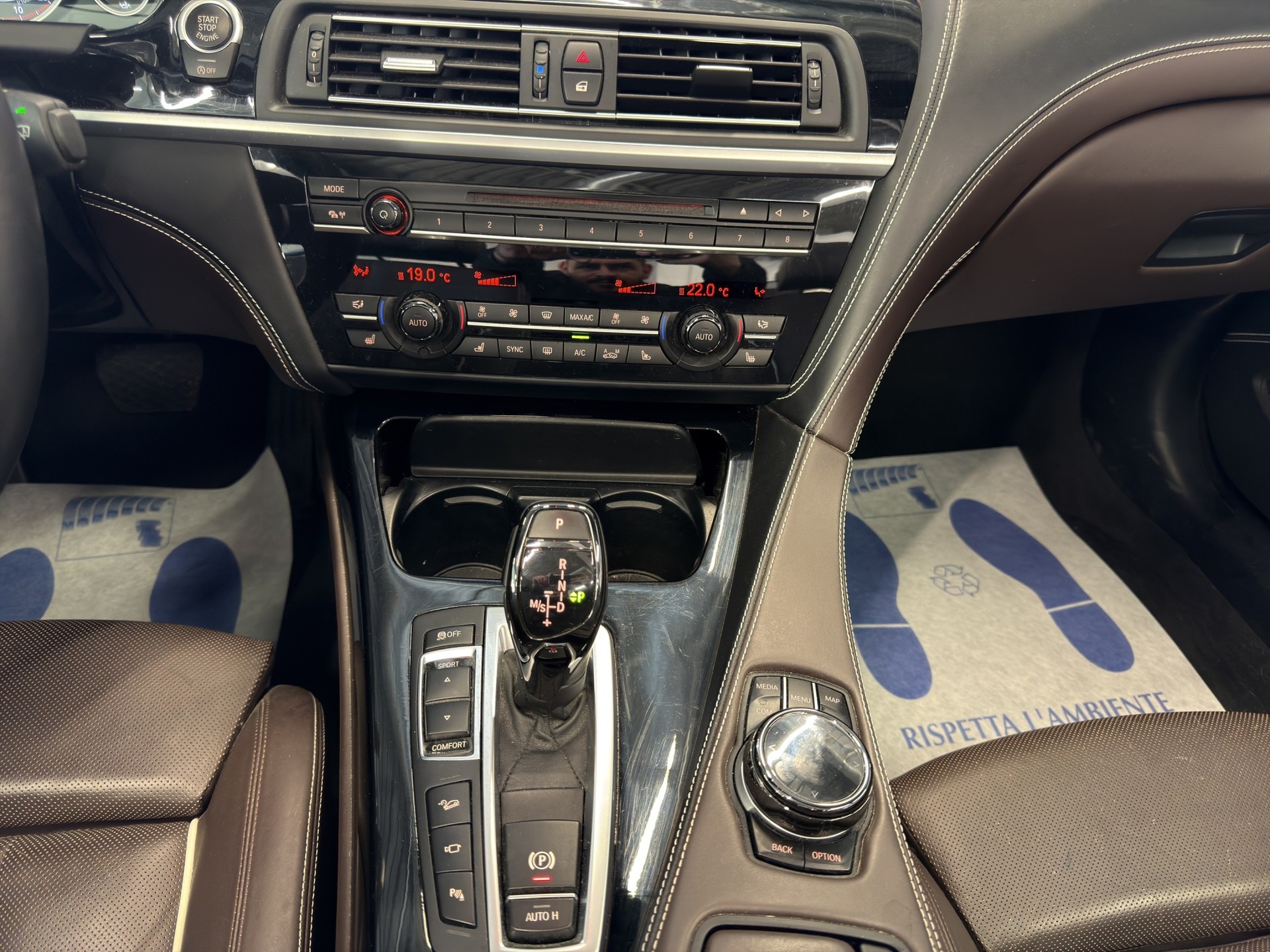 BMW 640i Cabrio xDrive Indivdual-image-7