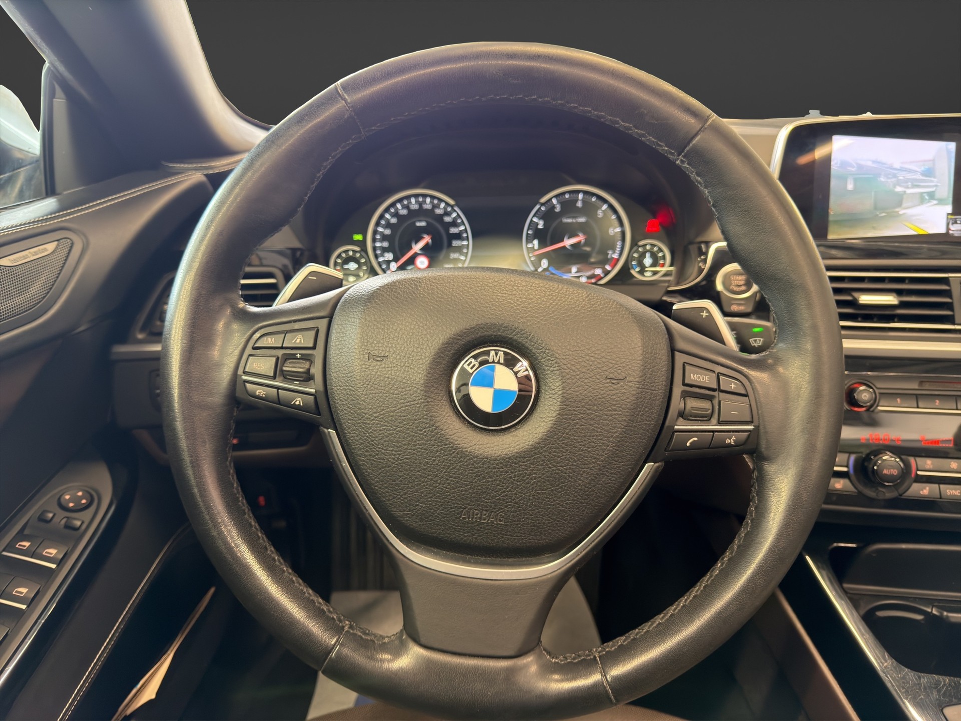 BMW 640i Cabrio xDrive Indivdual-image-12