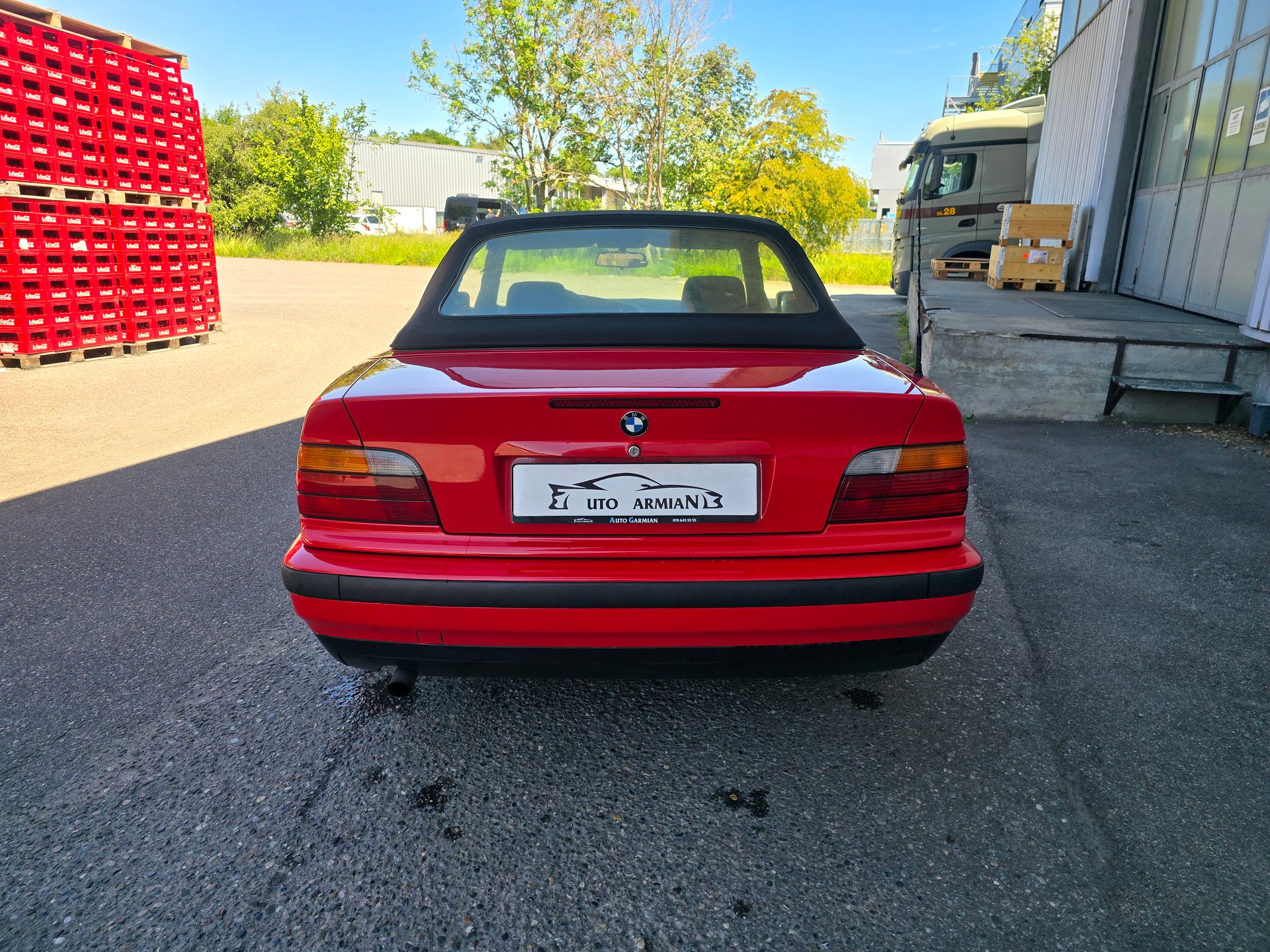 BMW 318i Cabrio-image-3