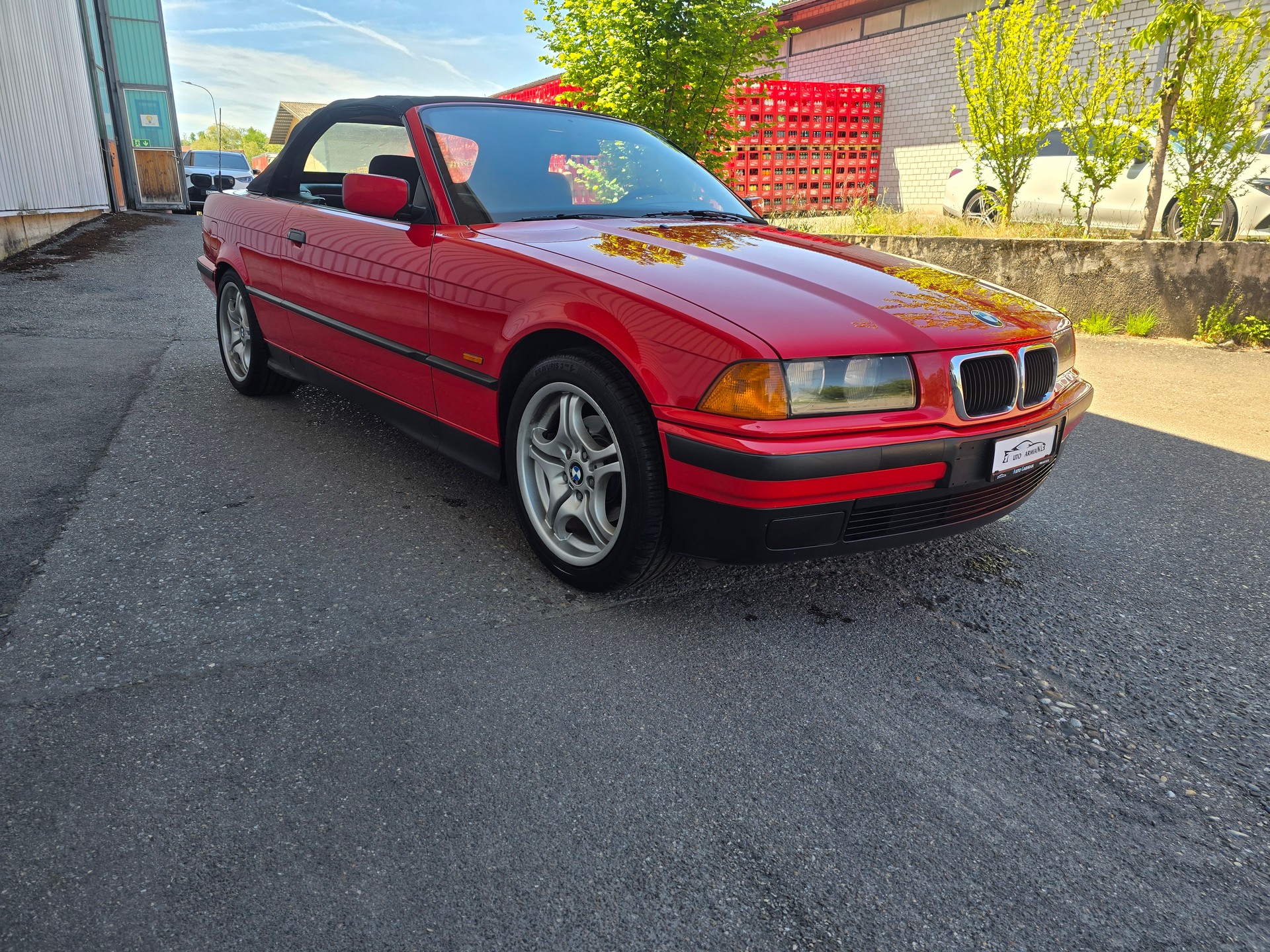 BMW 318i Cabrio-image-1