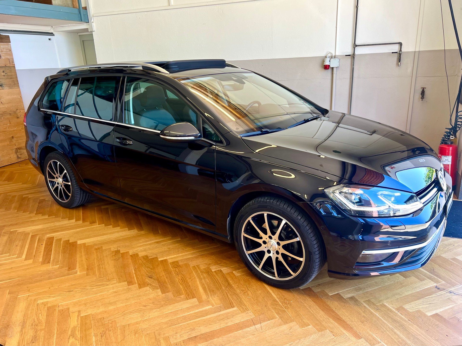 VW Golf Variant 2.0 TDI Highline 4Motion DSG-showroom-element-3