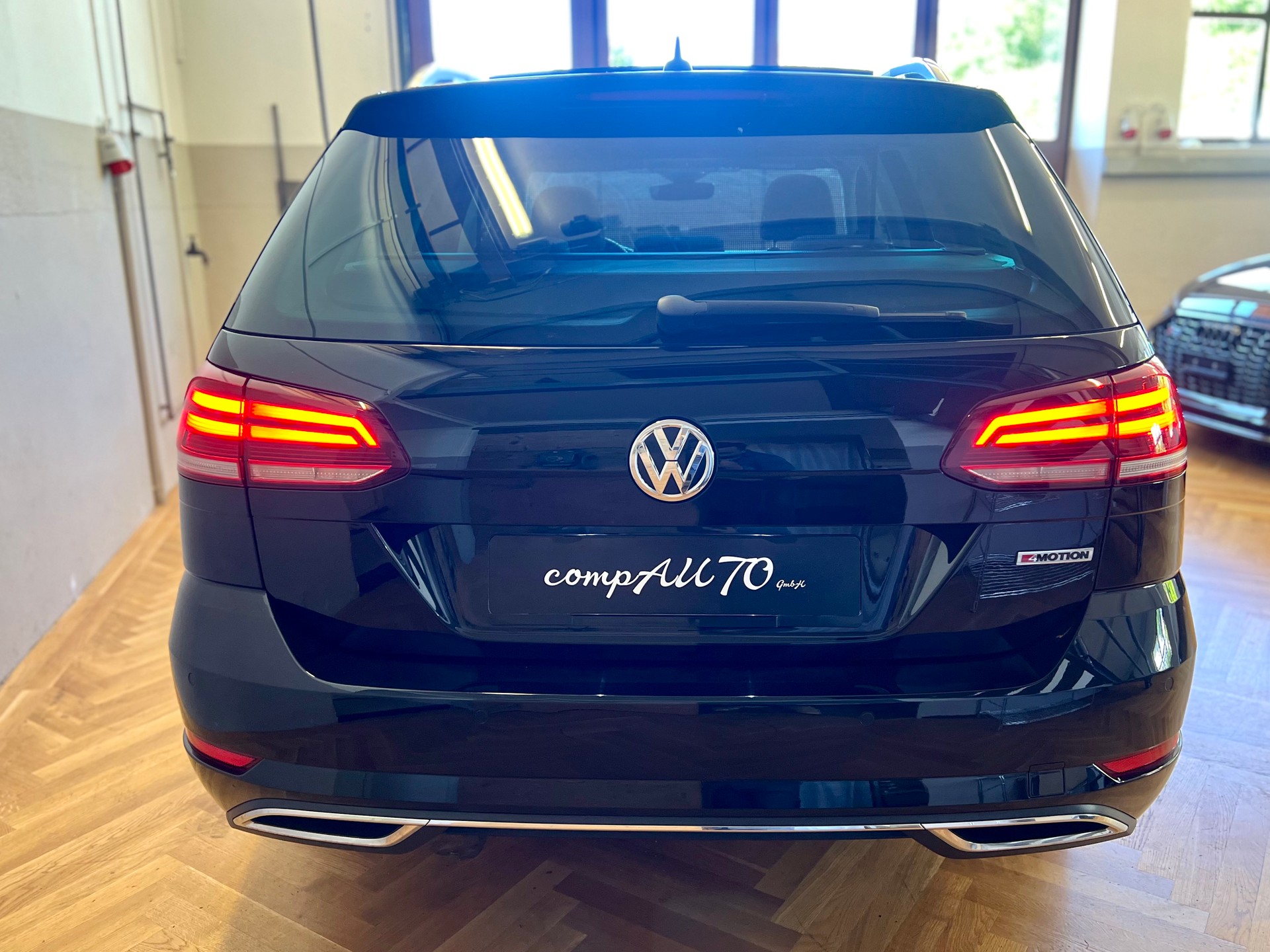 VW Golf Variant 2.0 TDI Highline 4Motion DSG-image-7