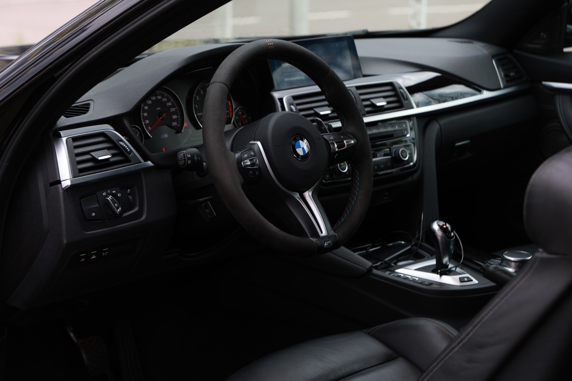 BMW M4 Competition-image-16