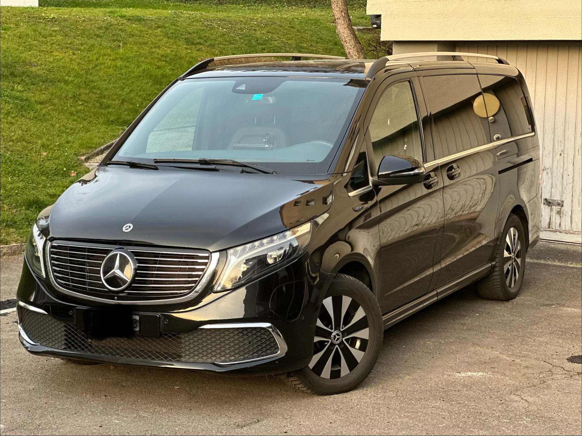 MERCEDES-BENZ EQV 300 lang Avantgarde Frisch MFK Voll Ausstattung 0782300020
