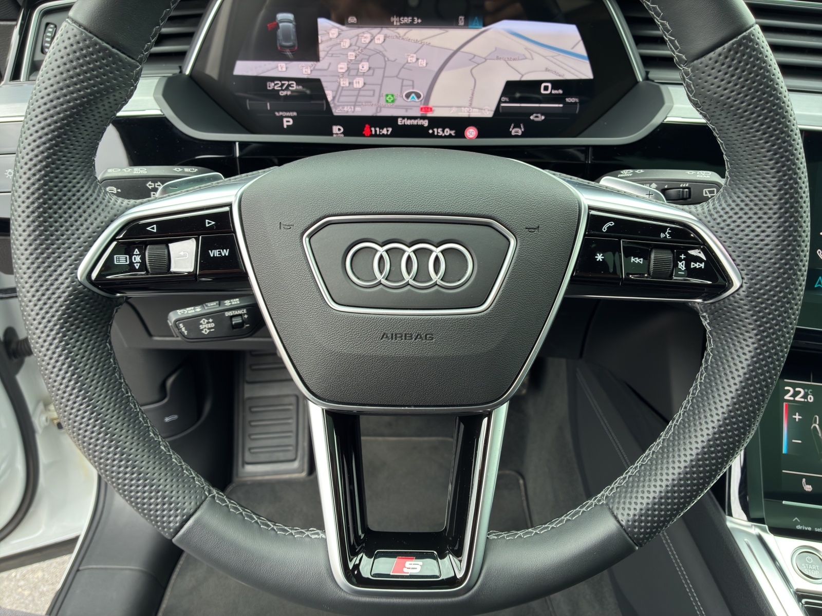AUDI e-tron 55 S Line Black Edition quattro-image-13