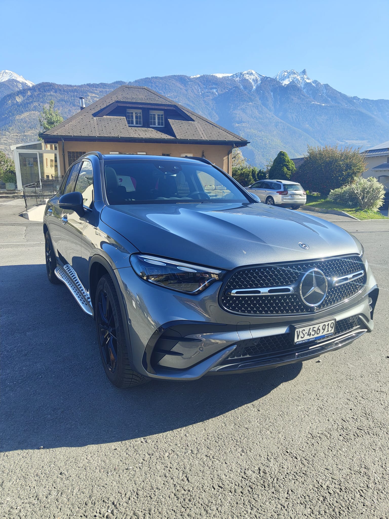 MERCEDES-BENZ GLC 200 AMG Line 4matic-image-0