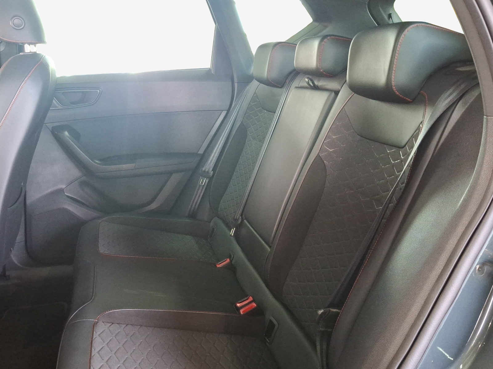 SEAT Ateca 2.0 TSI Hola FR 4Drive DSG-image-11