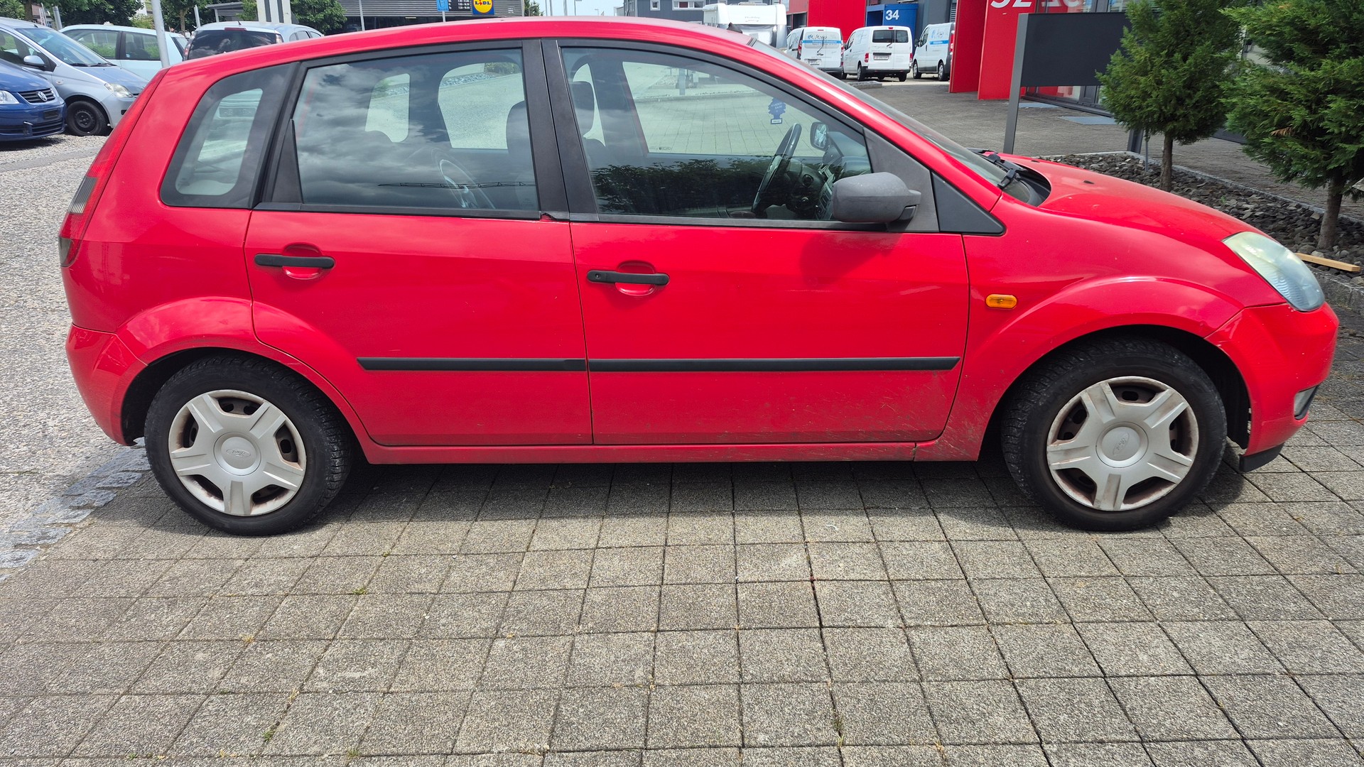 FORD Fiesta 1.4 16V Trend-image-3