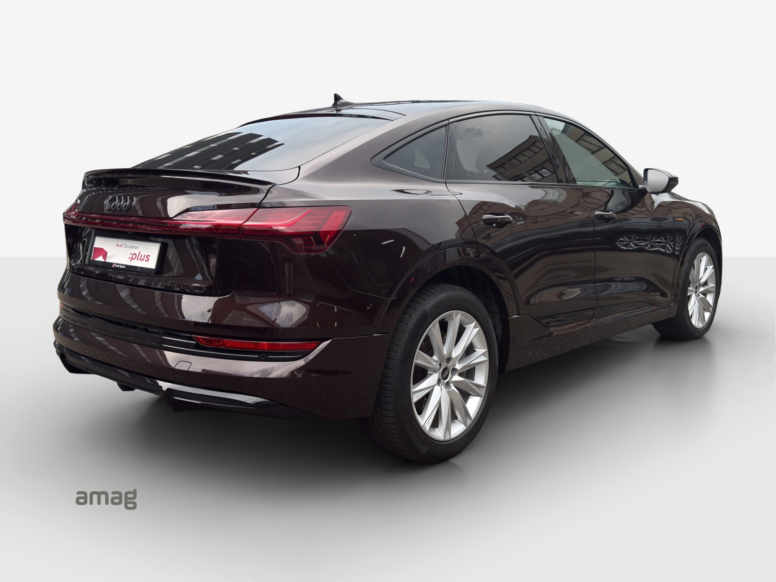 AUDI e-tron 55 Sportback S Line Black Edition quattro-image-4