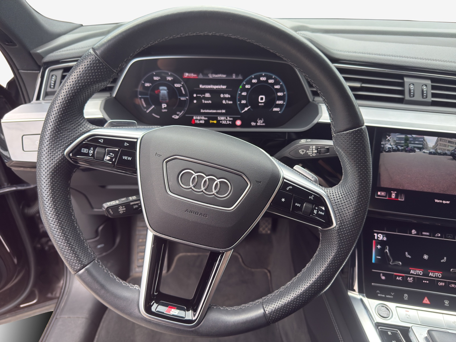 AUDI e-tron 55 Sportback S Line Black Edition quattro-image-9