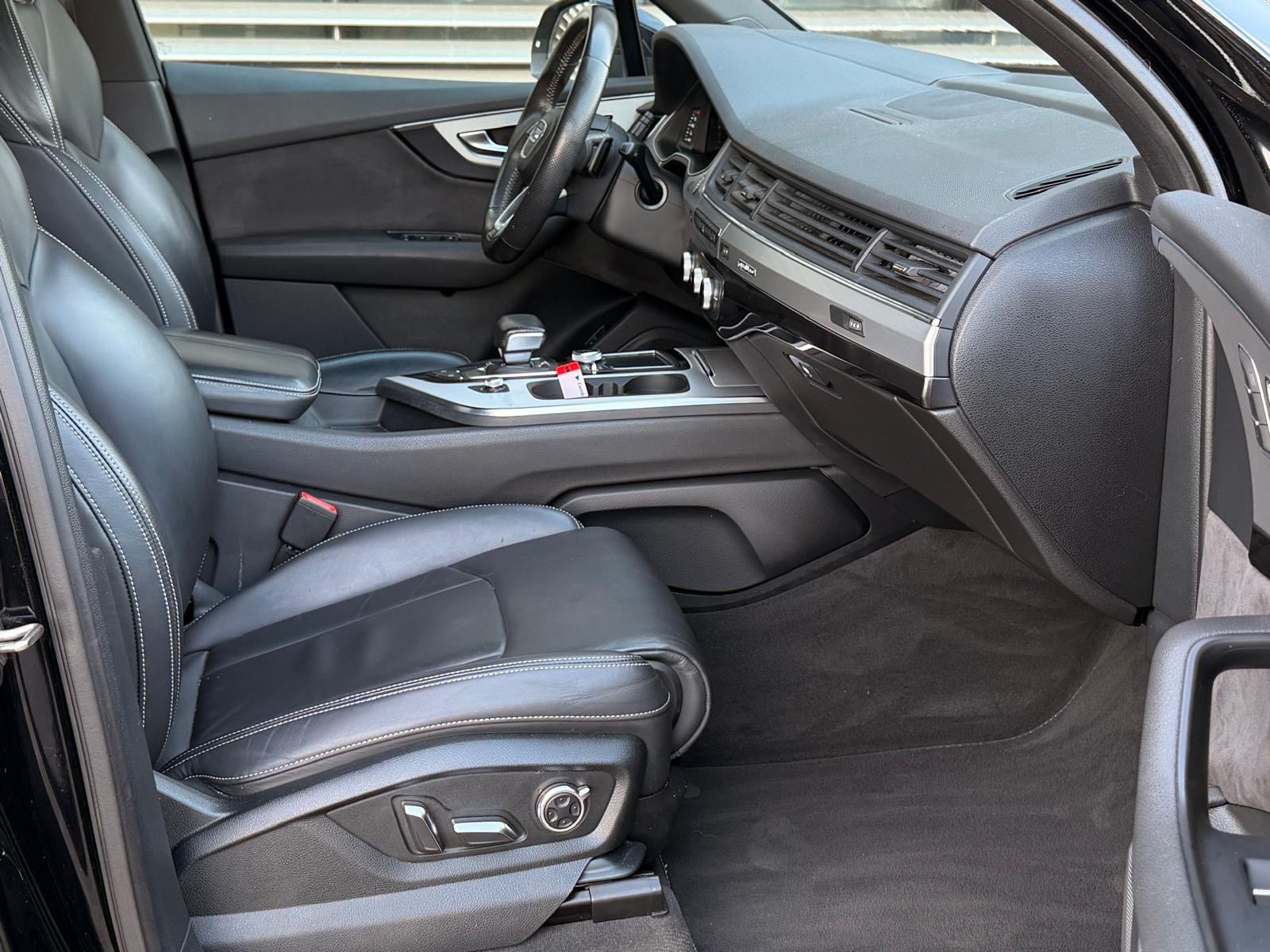 AUDI Q7 3.0 TDI quattro tiptronic S-Line-image-8