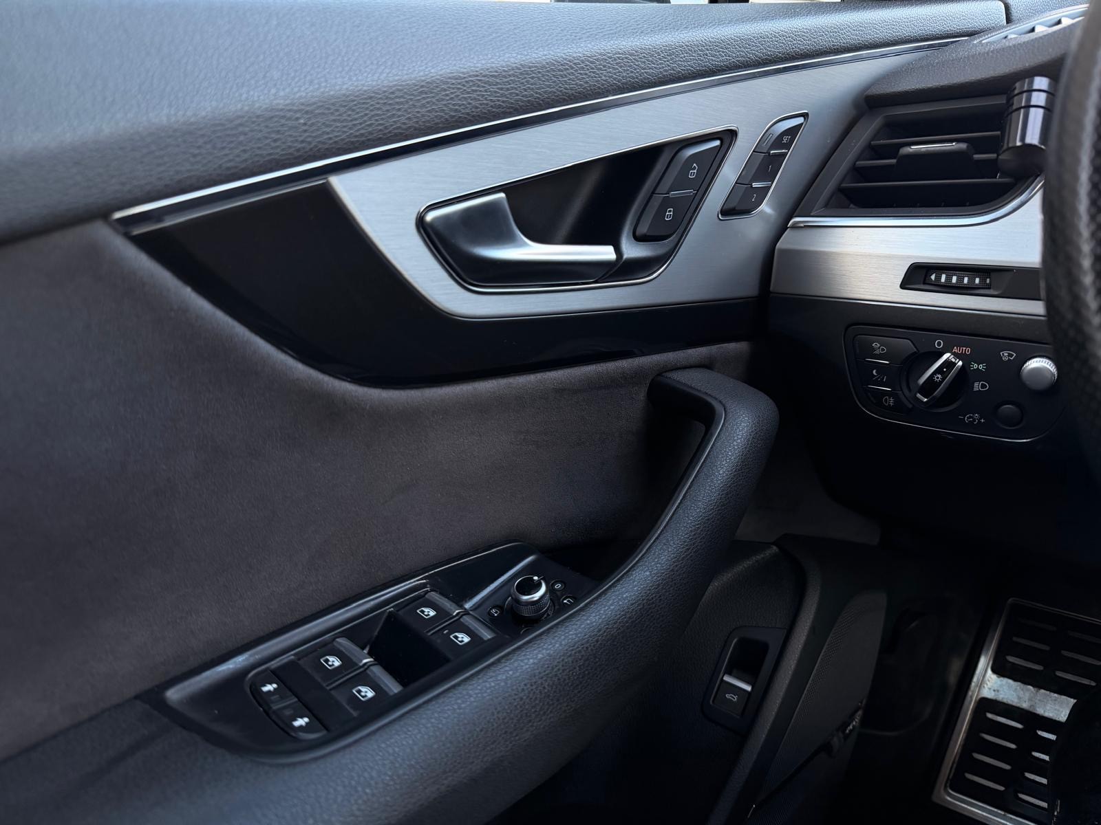 AUDI Q7 3.0 TDI quattro tiptronic S-Line-image-9