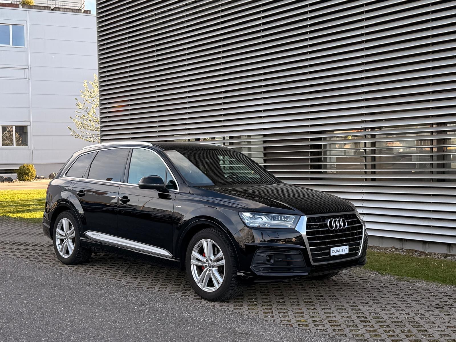 AUDI Q7 3.0 TDI quattro tiptronic S-Line-image-7