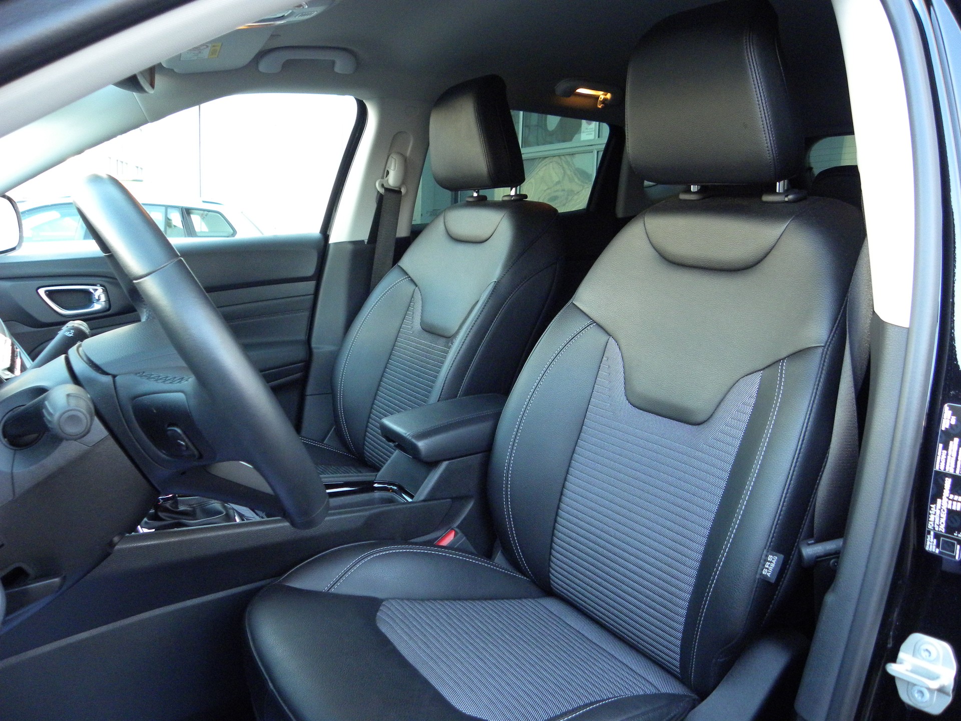 JEEP Compass 4x2 1.5 T MHEV Altitude-image-8