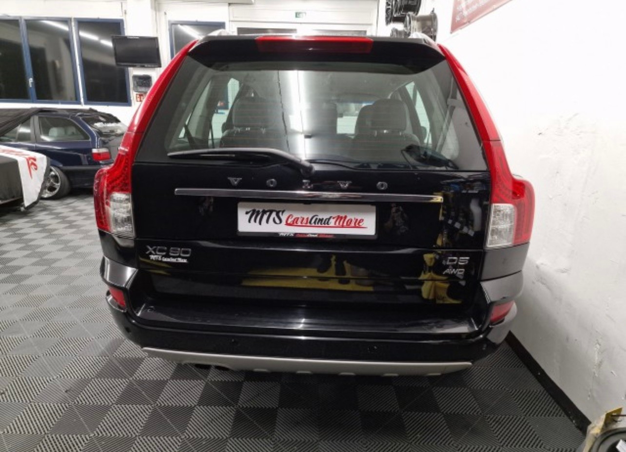 VOLVO XC90-image-1