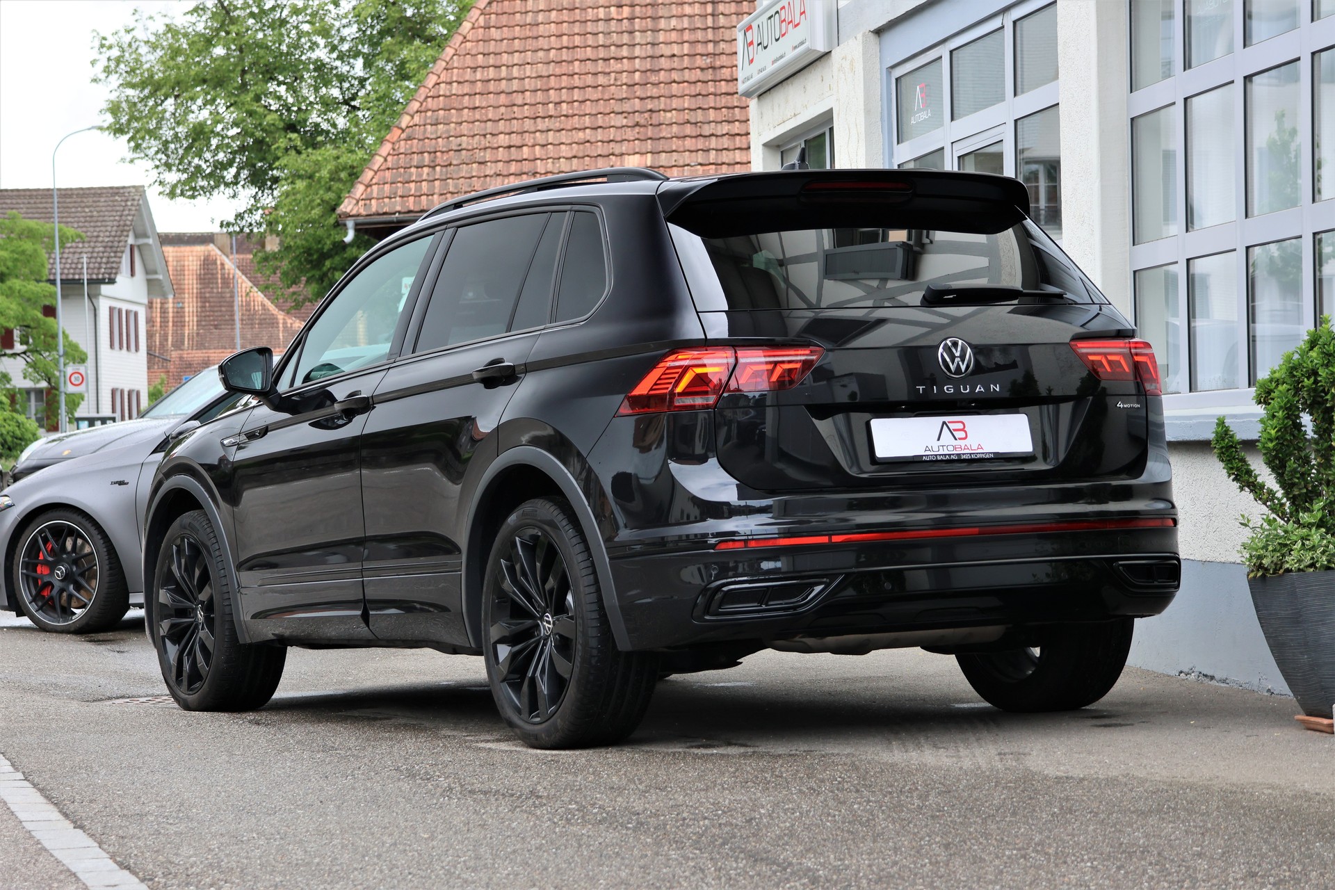 VW Tiguan 2.0TSI R-Line 4Motion DSG (CH) + 2.5T AHK-image-2