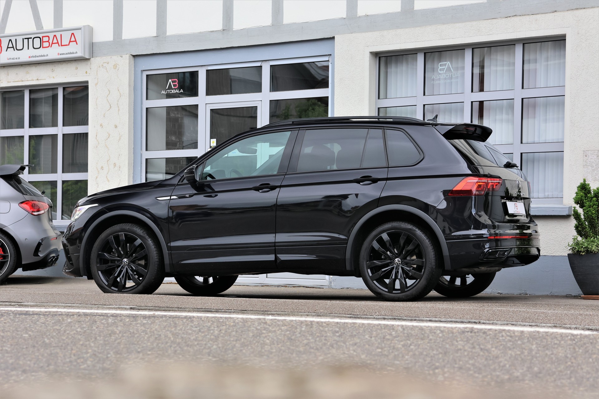 VW Tiguan 2.0TSI R-Line 4Motion DSG (CH) + 2.5T AHK-image-3
