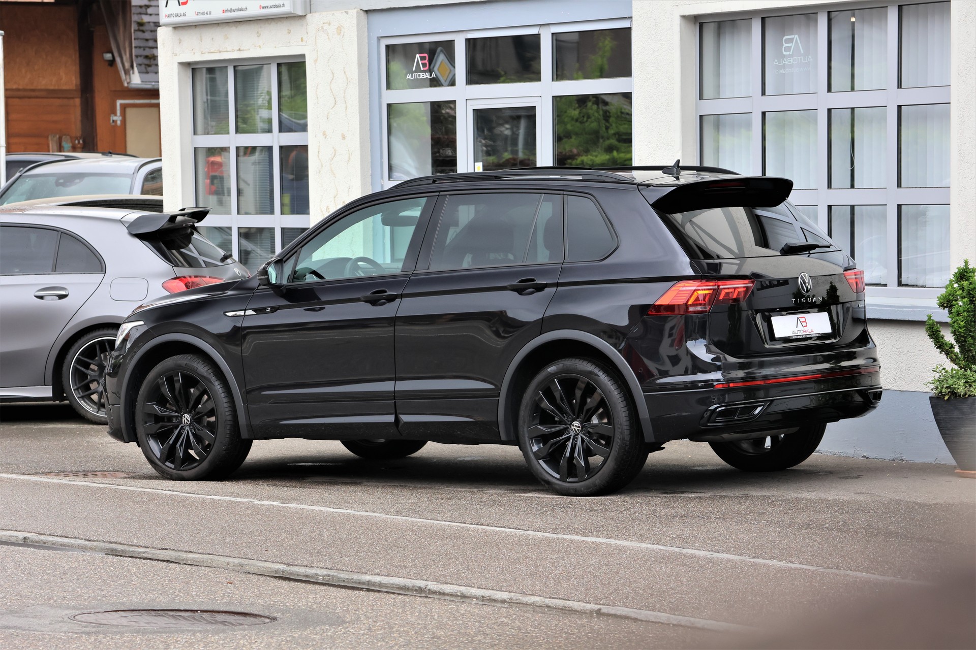 VW Tiguan 2.0TSI R-Line 4Motion DSG (CH) + 2.5T AHK-image-4
