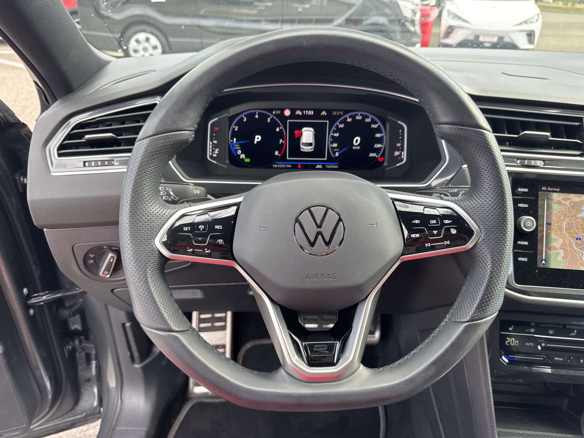 VW Tiguan Allspace 2.0 TSi R-Line 7-Plätzer 4Motion DSG-Automat-image-15