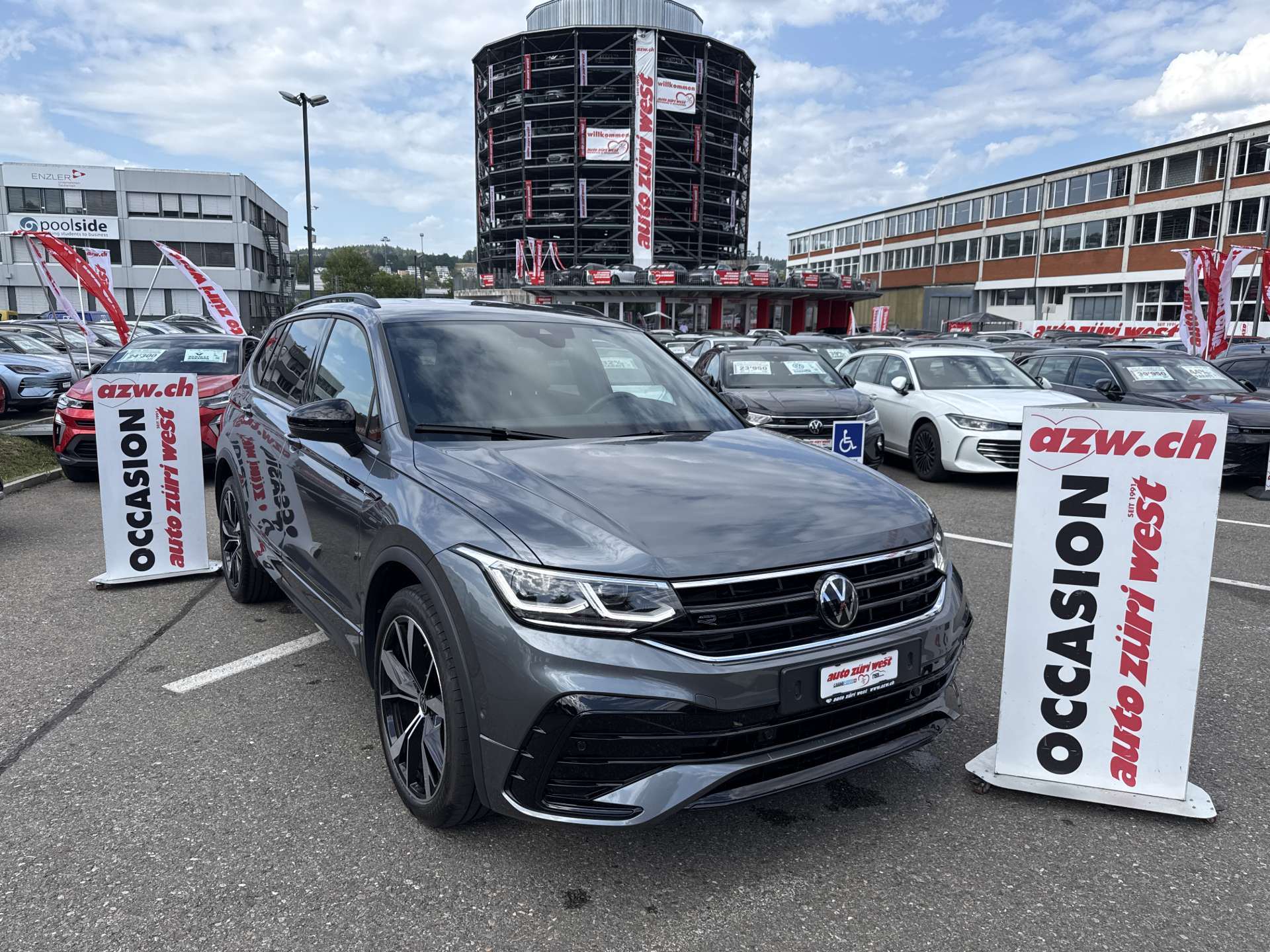 VW Tiguan Allspace 2.0 TSi R-Line 7-Plätzer 4Motion DSG-Automat-image-0