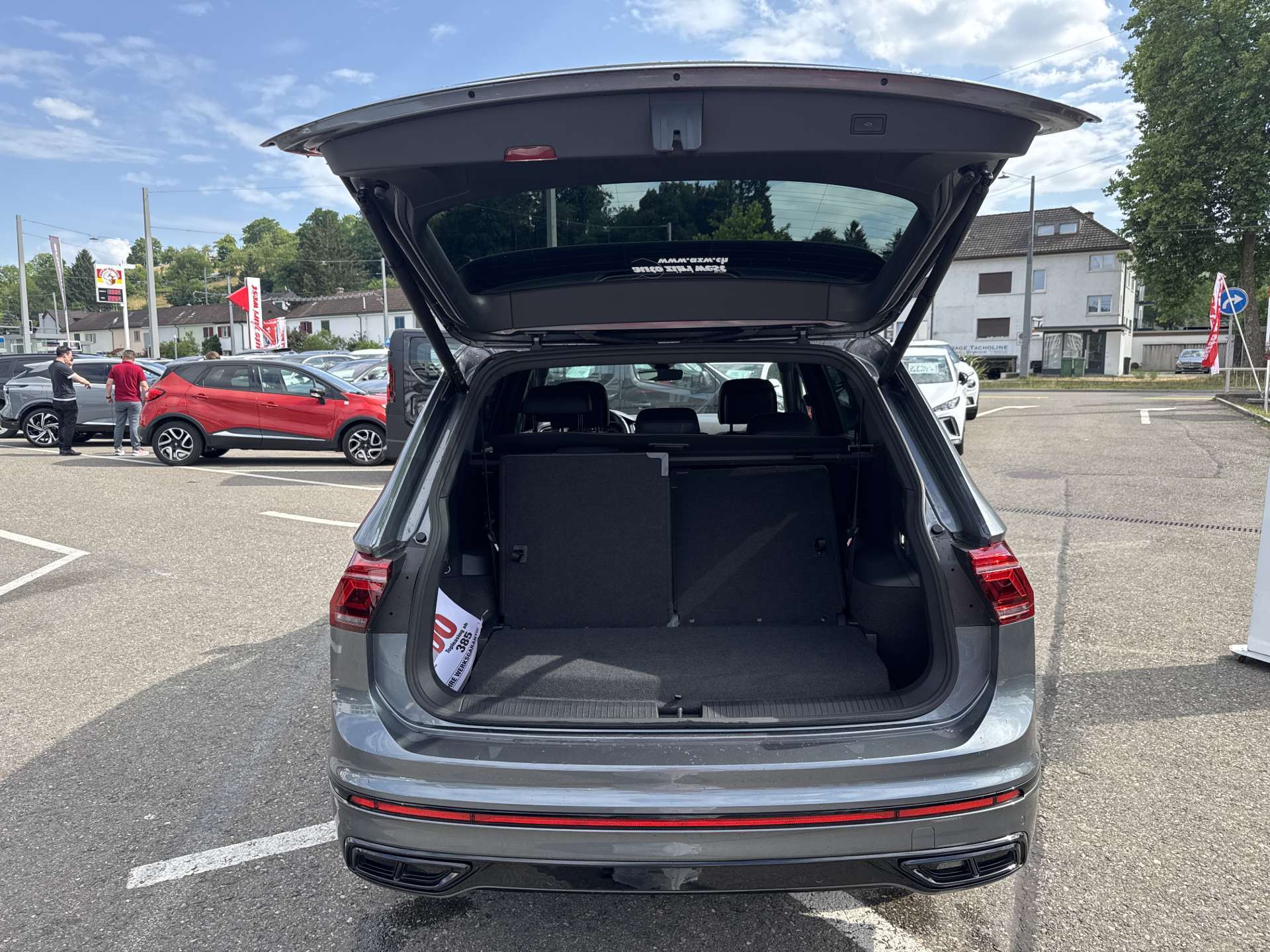 VW Tiguan Allspace 2.0 TSi R-Line 7-Plätzer 4Motion DSG-Automat-image-7