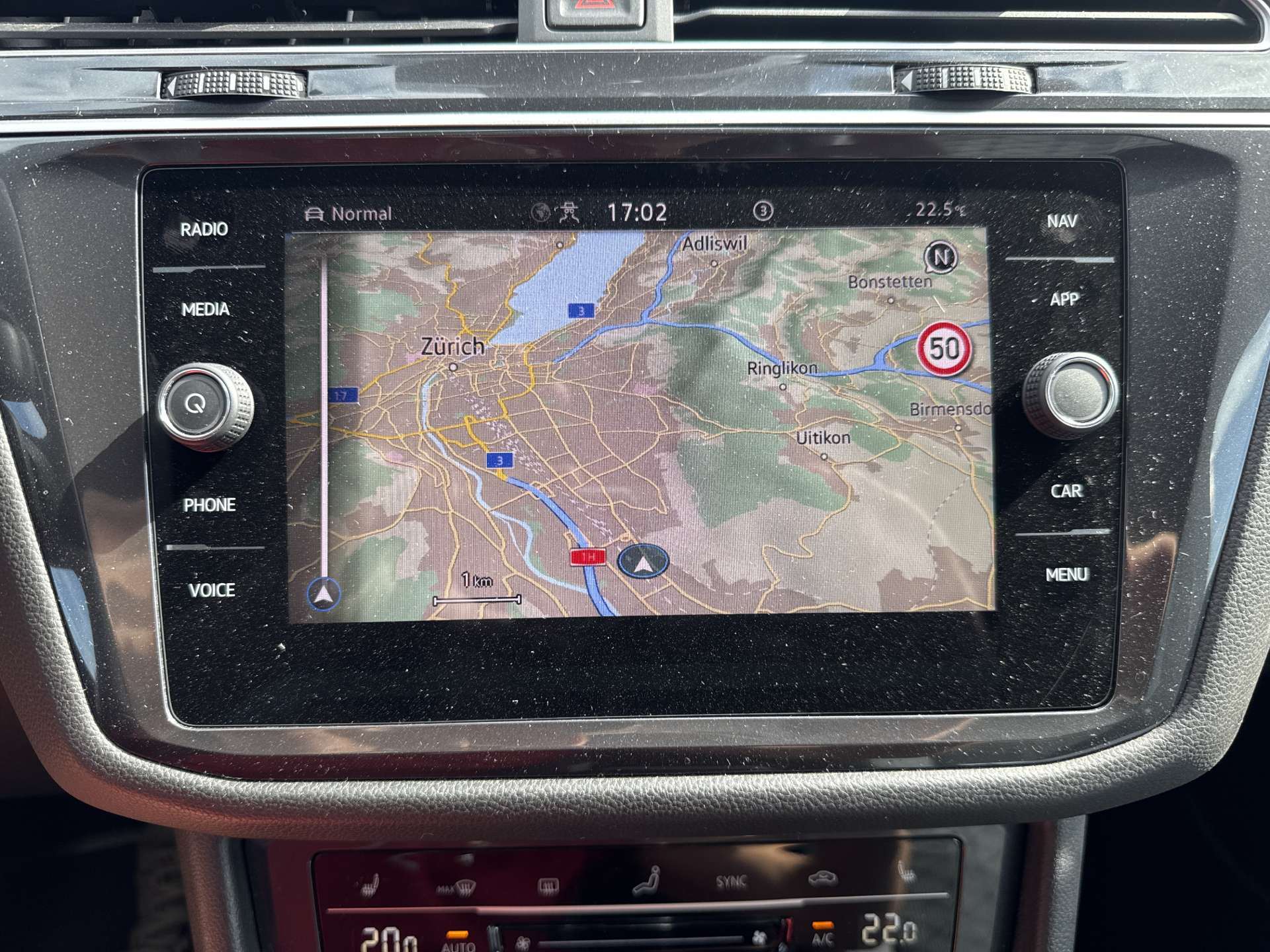 VW Tiguan Allspace 2.0 TSi R-Line 7-Plätzer 4Motion DSG-Automat-image-1
