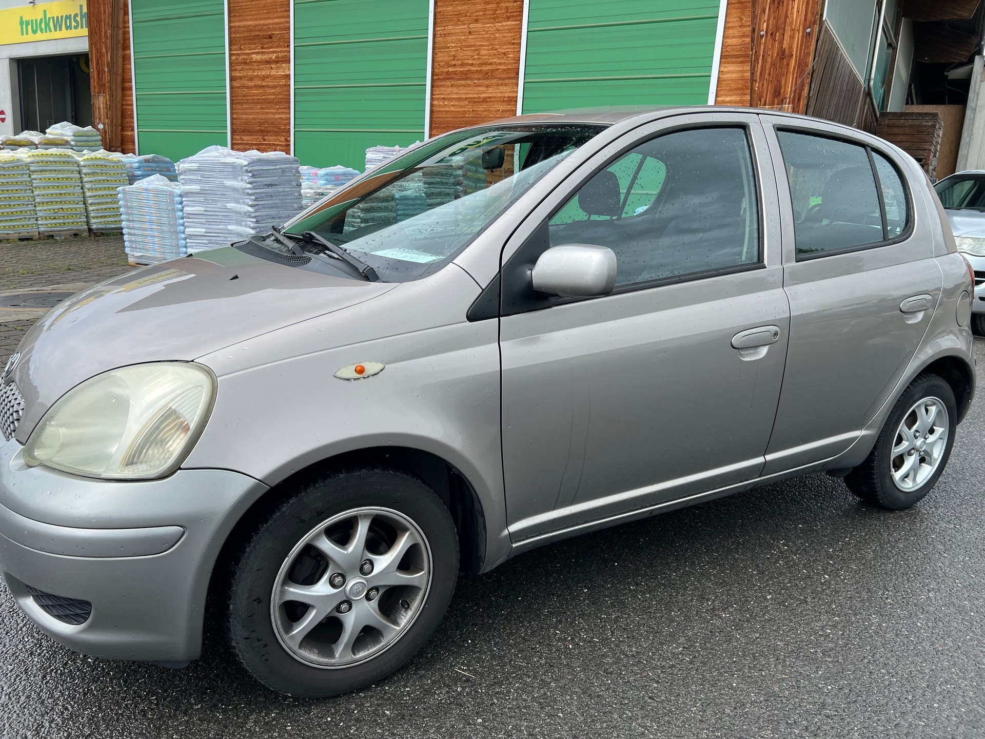 TOYOTA Yaris 1.3 Linea Sol-image-2