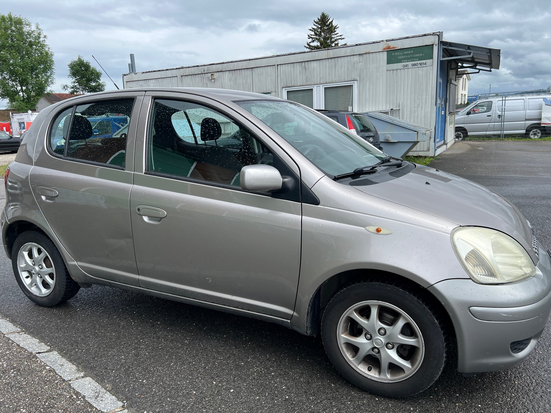 TOYOTA Yaris 1.3 Linea Sol-image-1