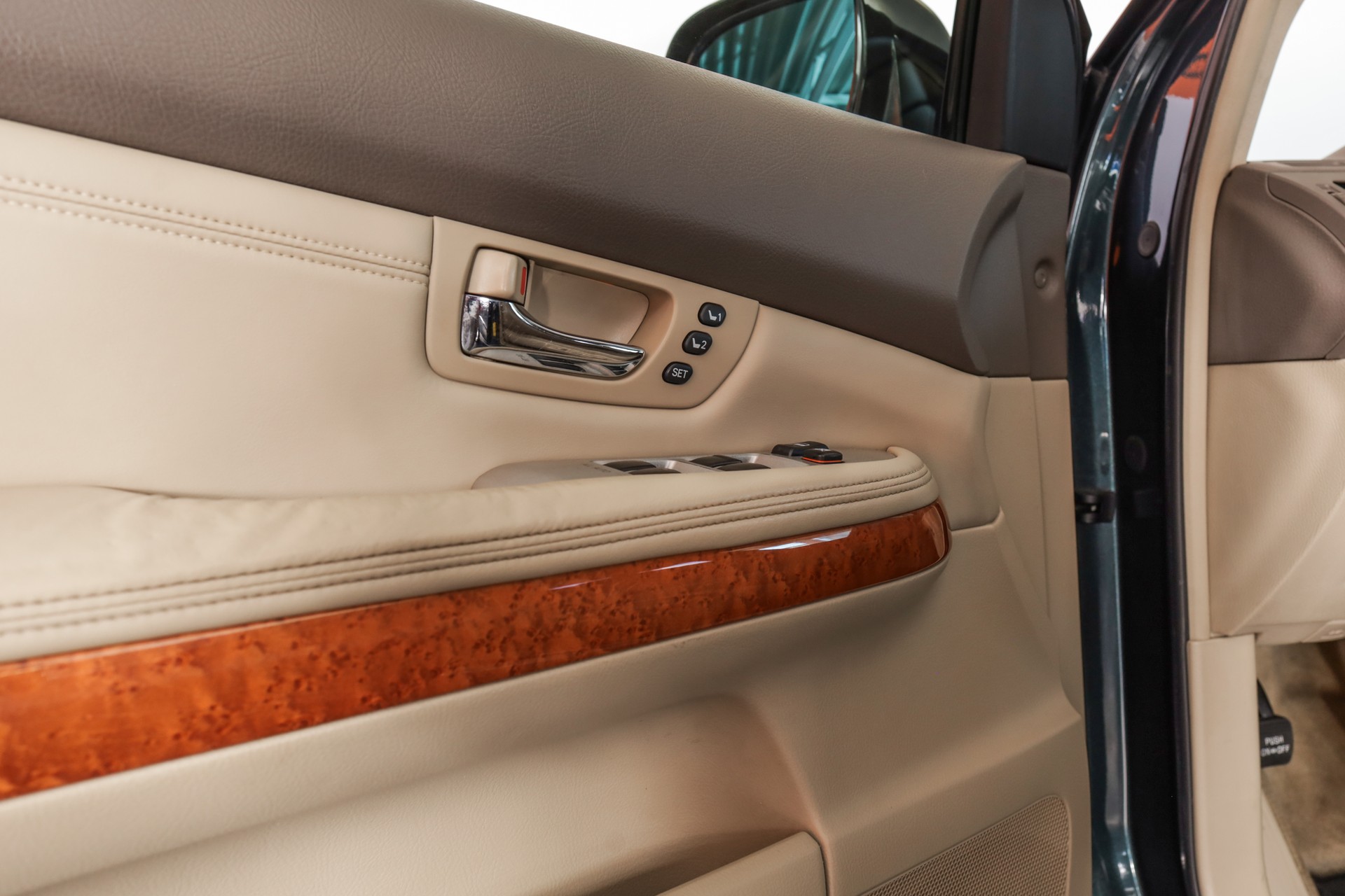 LEXUS RX 300 Limited AWD Automatic-image-13